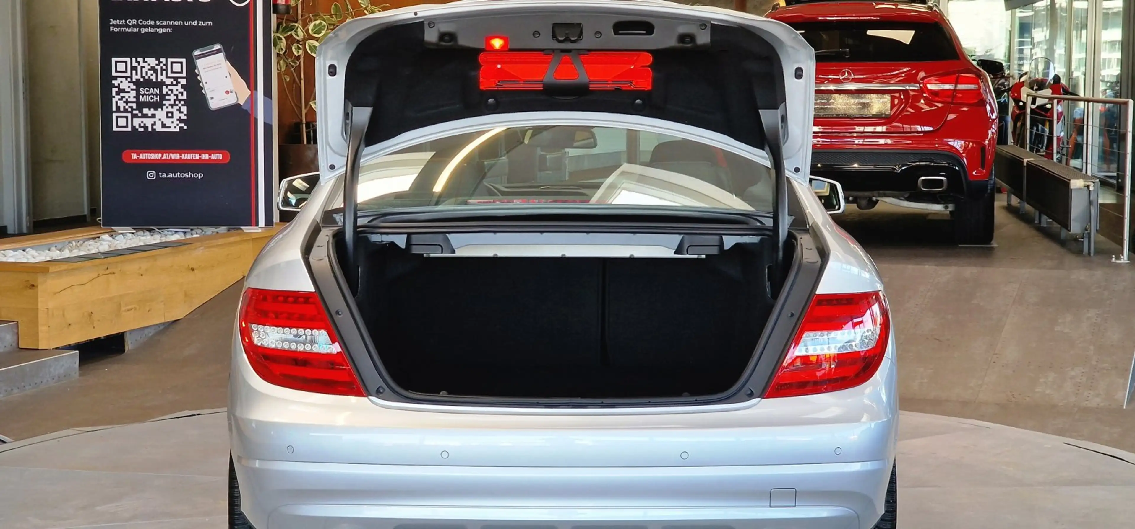 Mercedes-Benz C 350 V6 Coupe BlueEfficiency Aut. *Harman/Kardon*18Zoll — photo 10