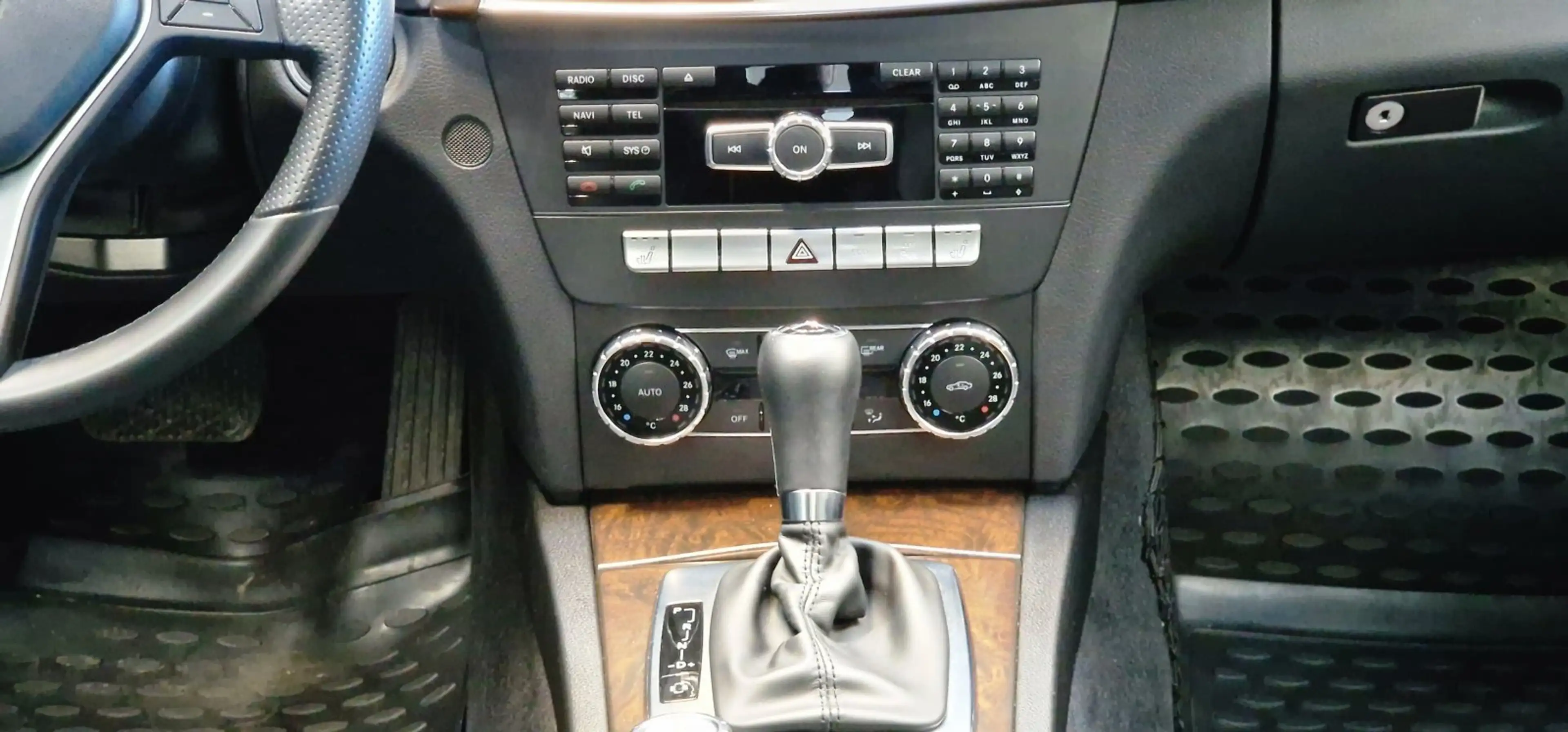 Mercedes-Benz C 350 V6 Coupe BlueEfficiency Aut. *Harman/Kardon*18Zoll — photo 15