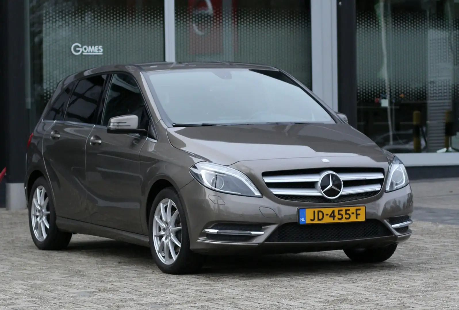 Mercedes-Benz B 200 Ambition Grijs - 1