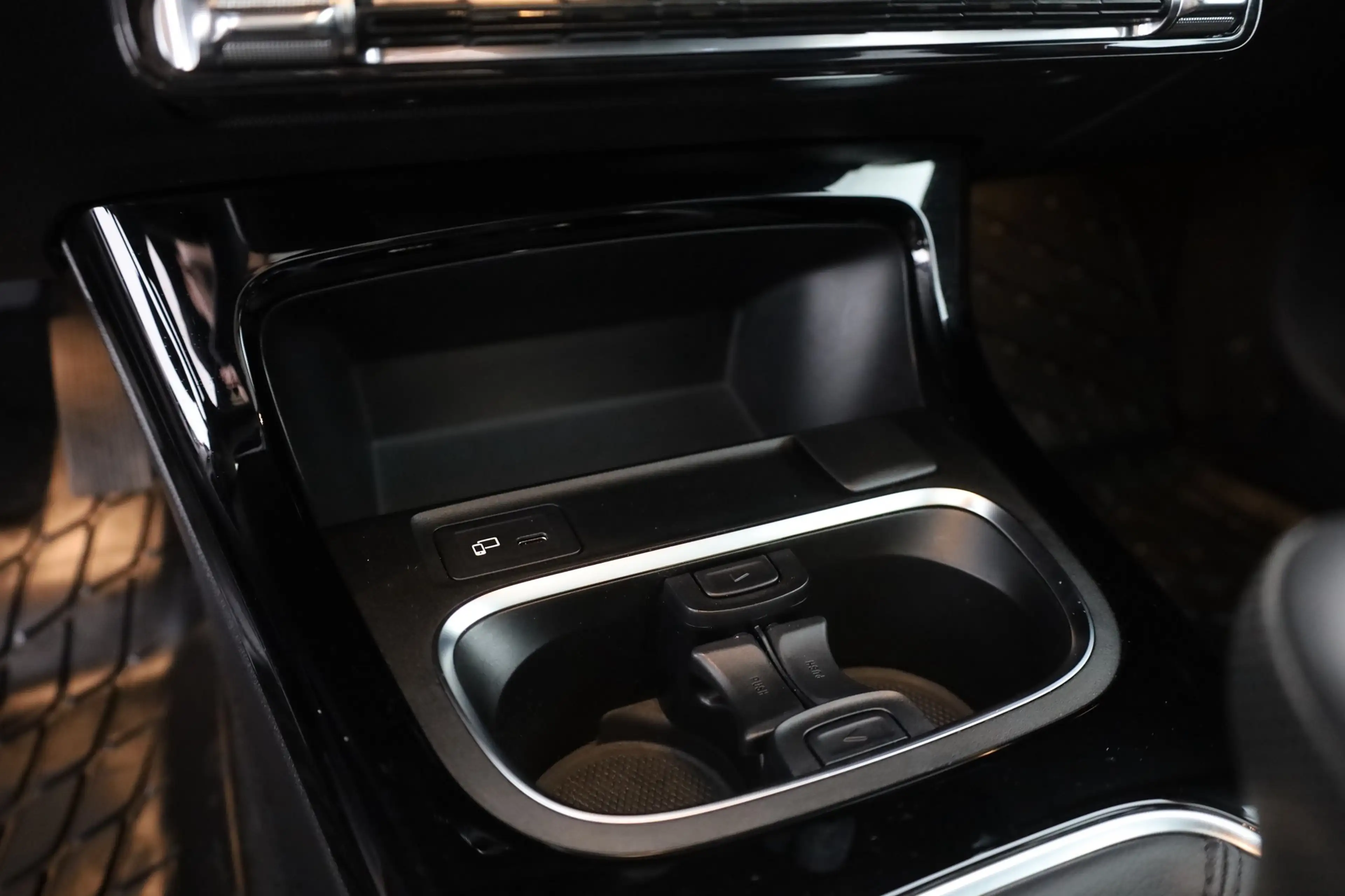 Mercedes-Benz A 200 A200 Progressive Navi Panorama Android Apple PDC — photo 14