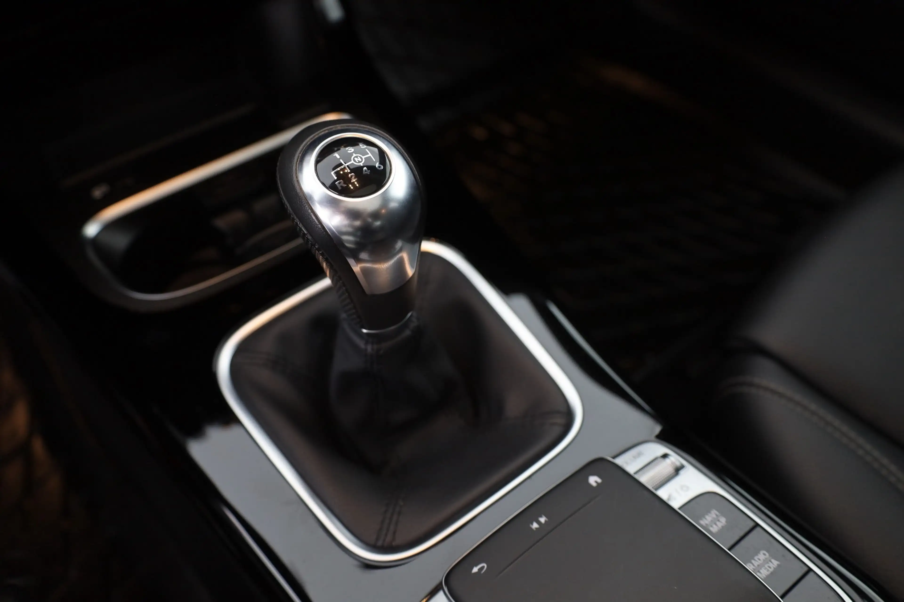 Mercedes-Benz A 200 A200 Progressive Navi Panorama Android Apple PDC — photo 15