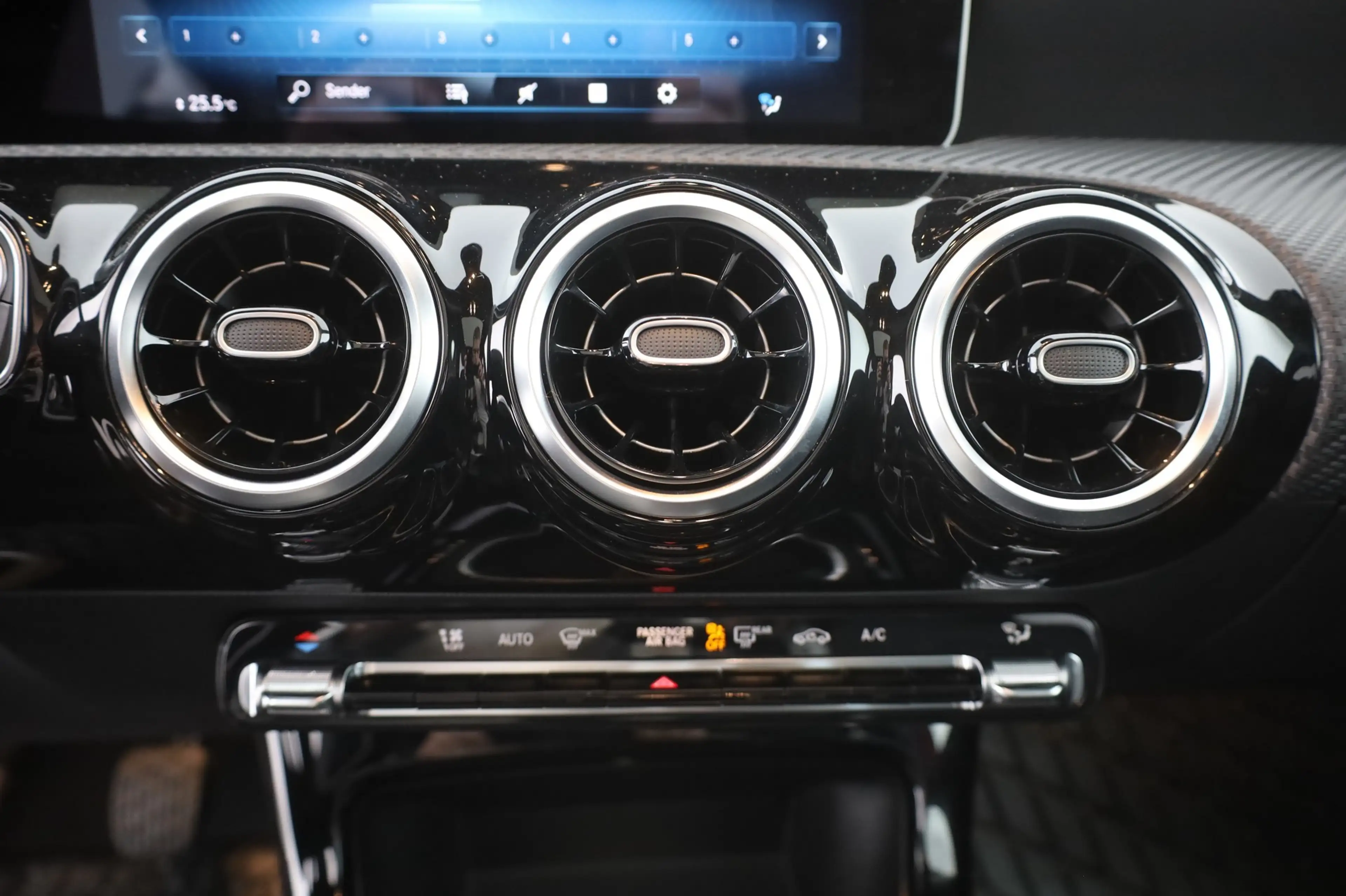 Mercedes-Benz A 200 A200 Progressive Navi Panorama Android Apple PDC — photo 13