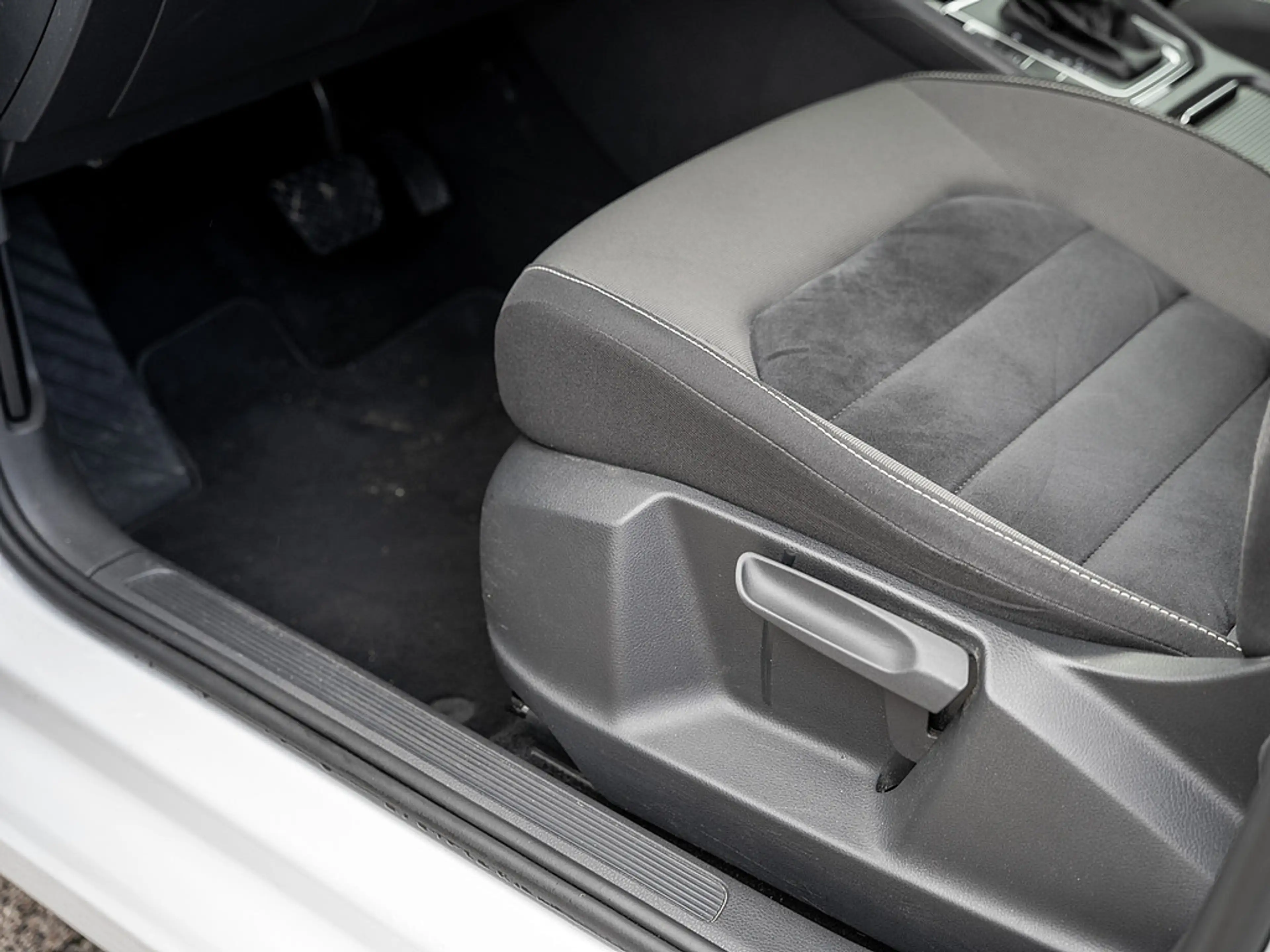 Volkswagen Golf Sportsvan 1.4 TSI Highline AHK KAM XENON — photo 15