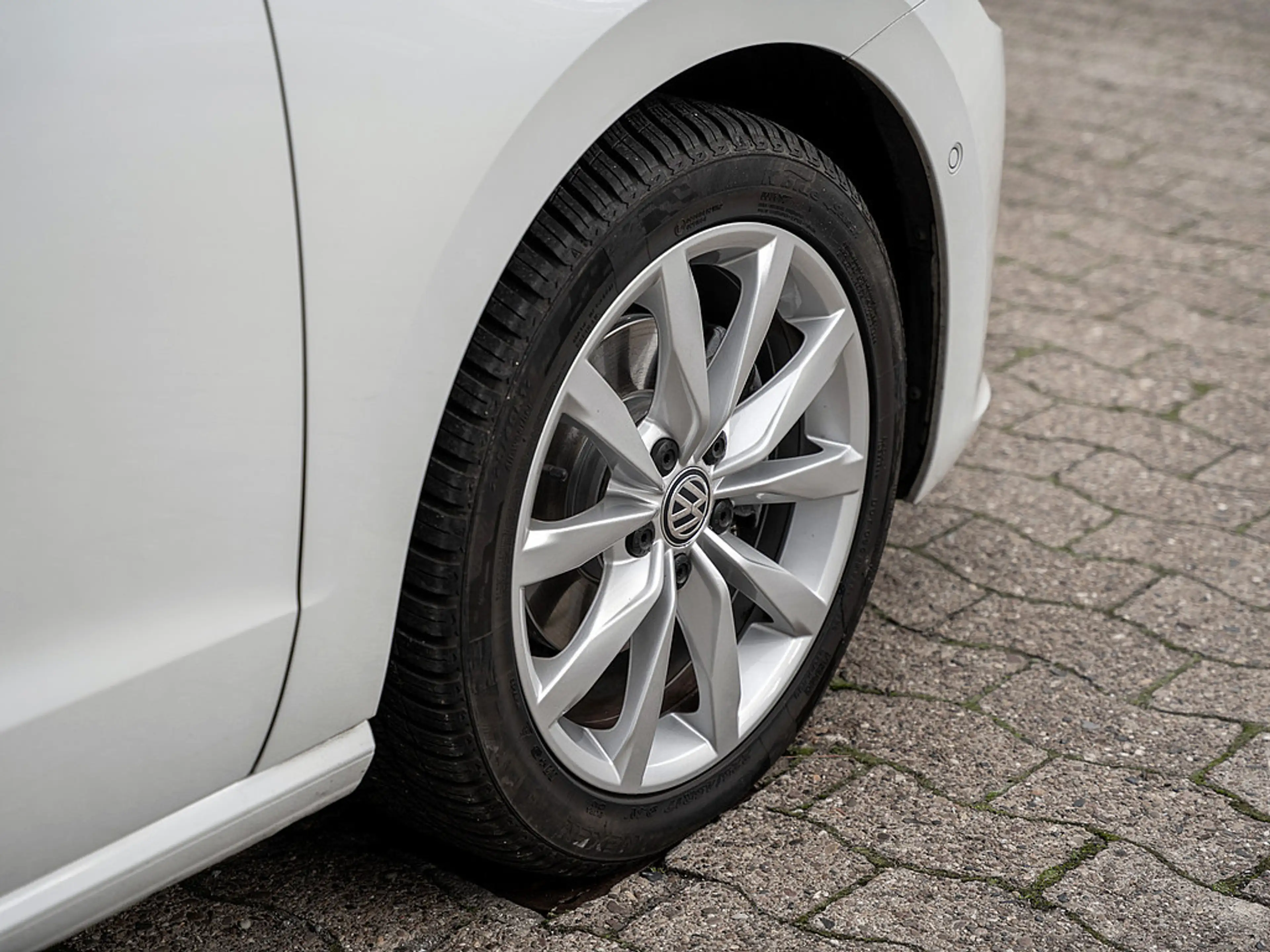 Volkswagen Golf Sportsvan 1.4 TSI Highline AHK KAM XENON — photo 6