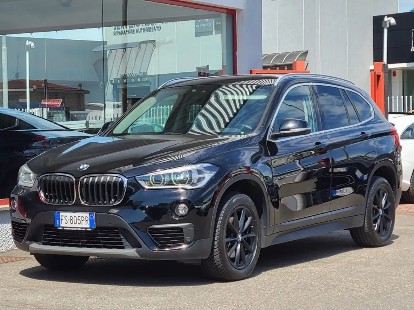 BMW X1 sDrive18d Business auto Noir - 1