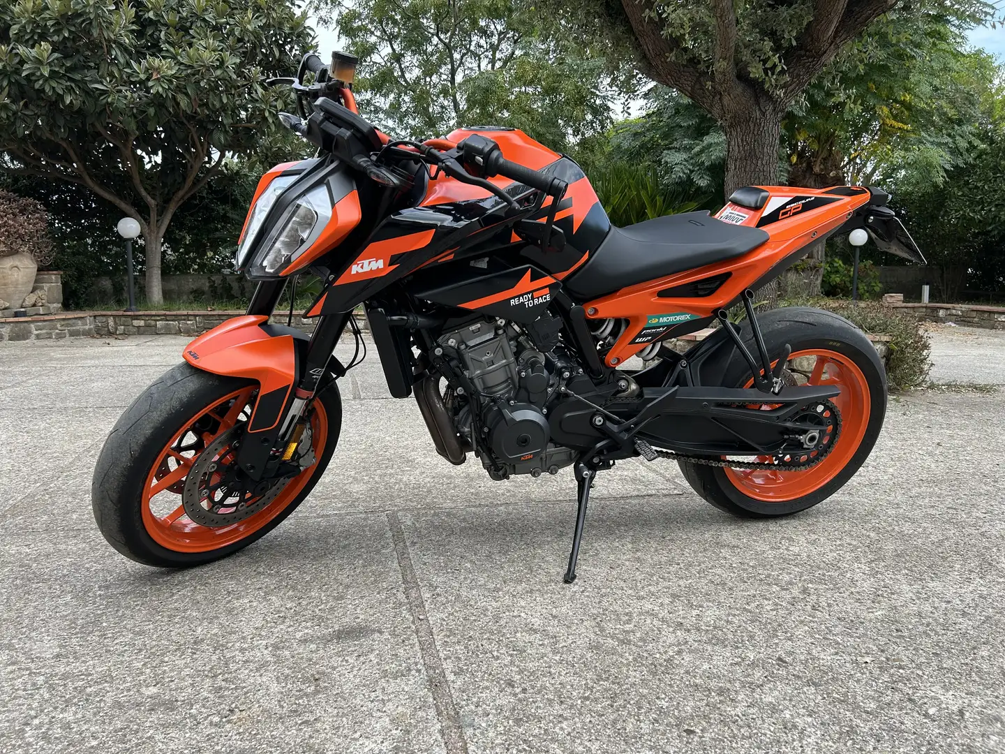 KTM 890 Duke GP - 1