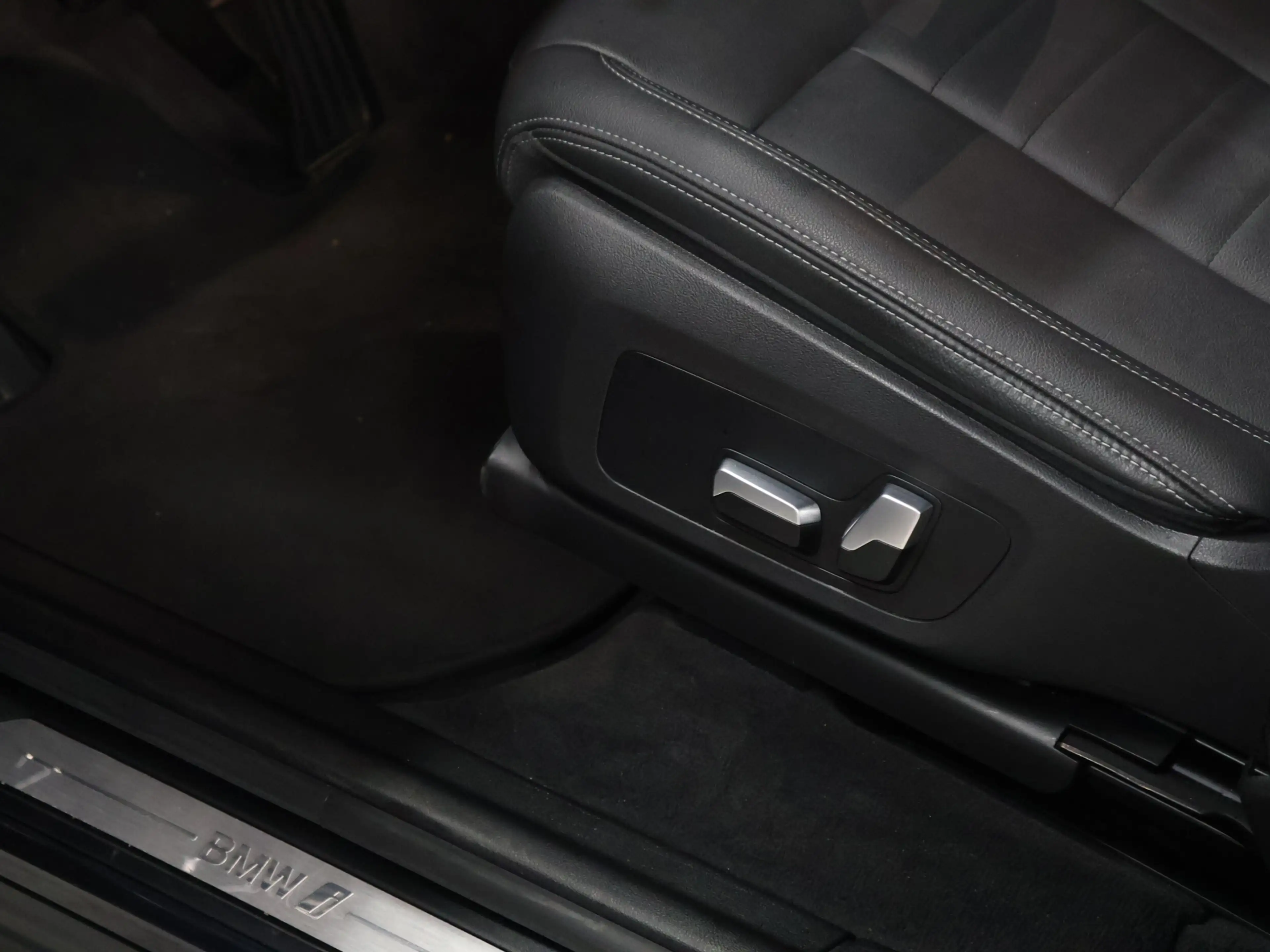 BMW iX3 High Executive 80 kWh [PANO, ACC, APPLE CARPLAY, C — photo 11