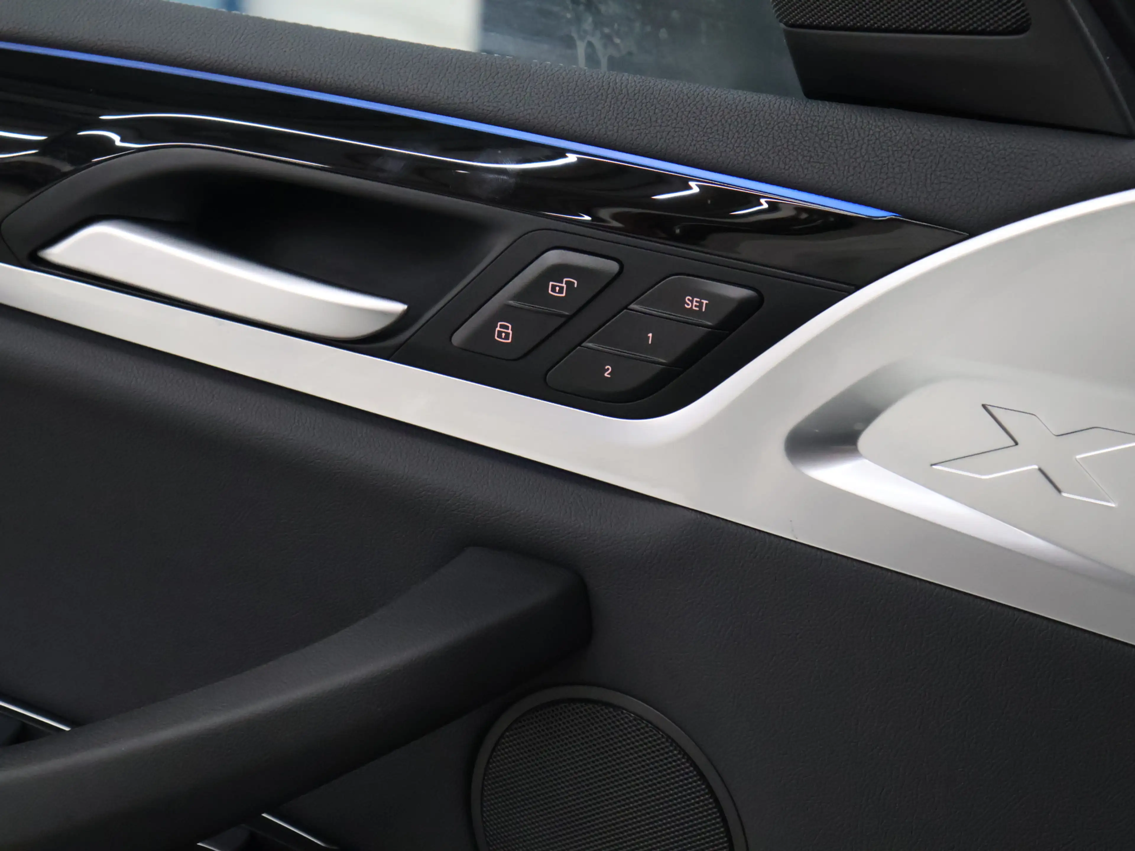BMW iX3 High Executive 80 kWh [PANO, ACC, APPLE CARPLAY, C — photo 12