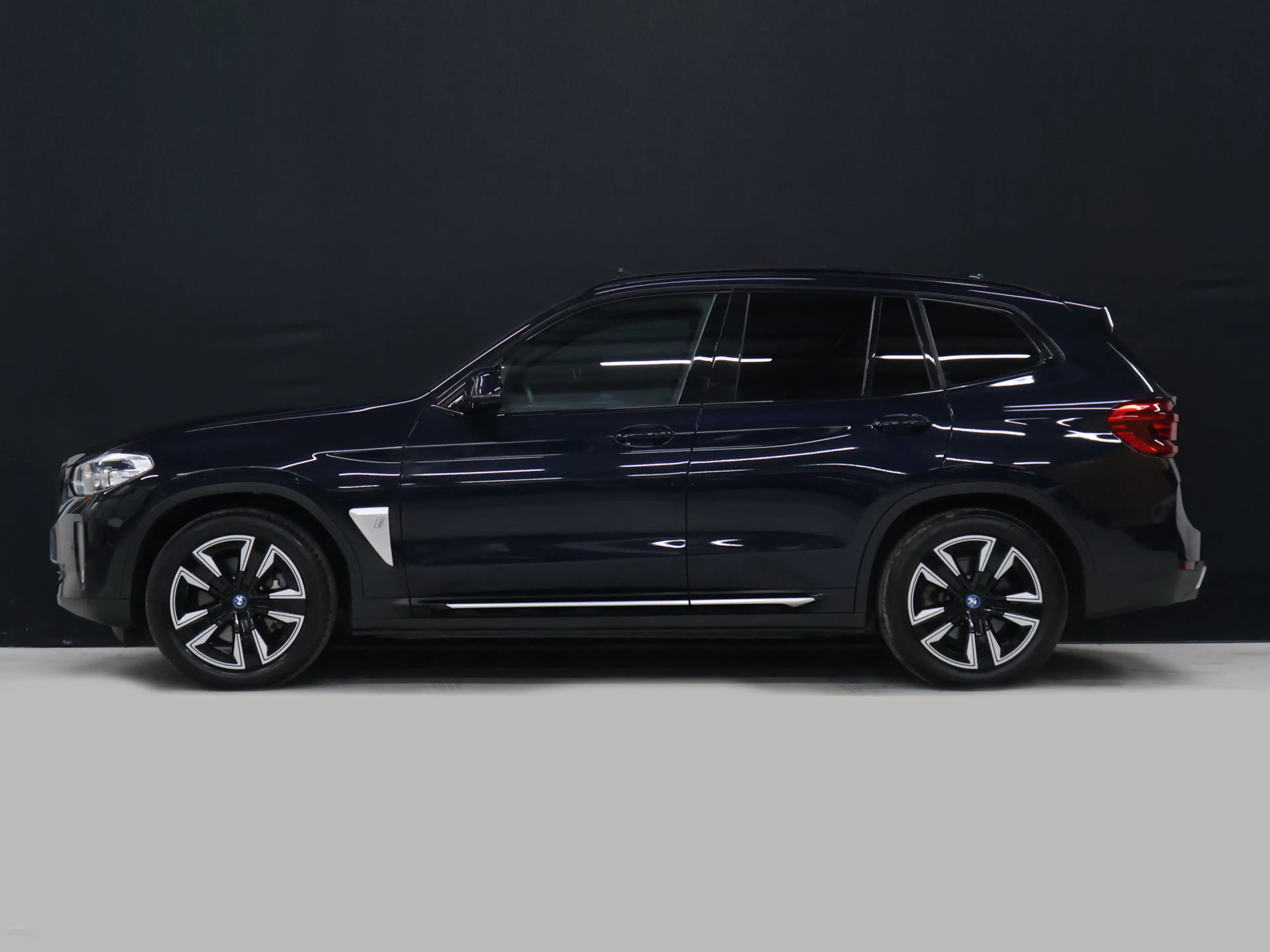 BMW iX3 High Executive 80 kWh [PANO, ACC, APPLE CARPLAY, C — photo 3