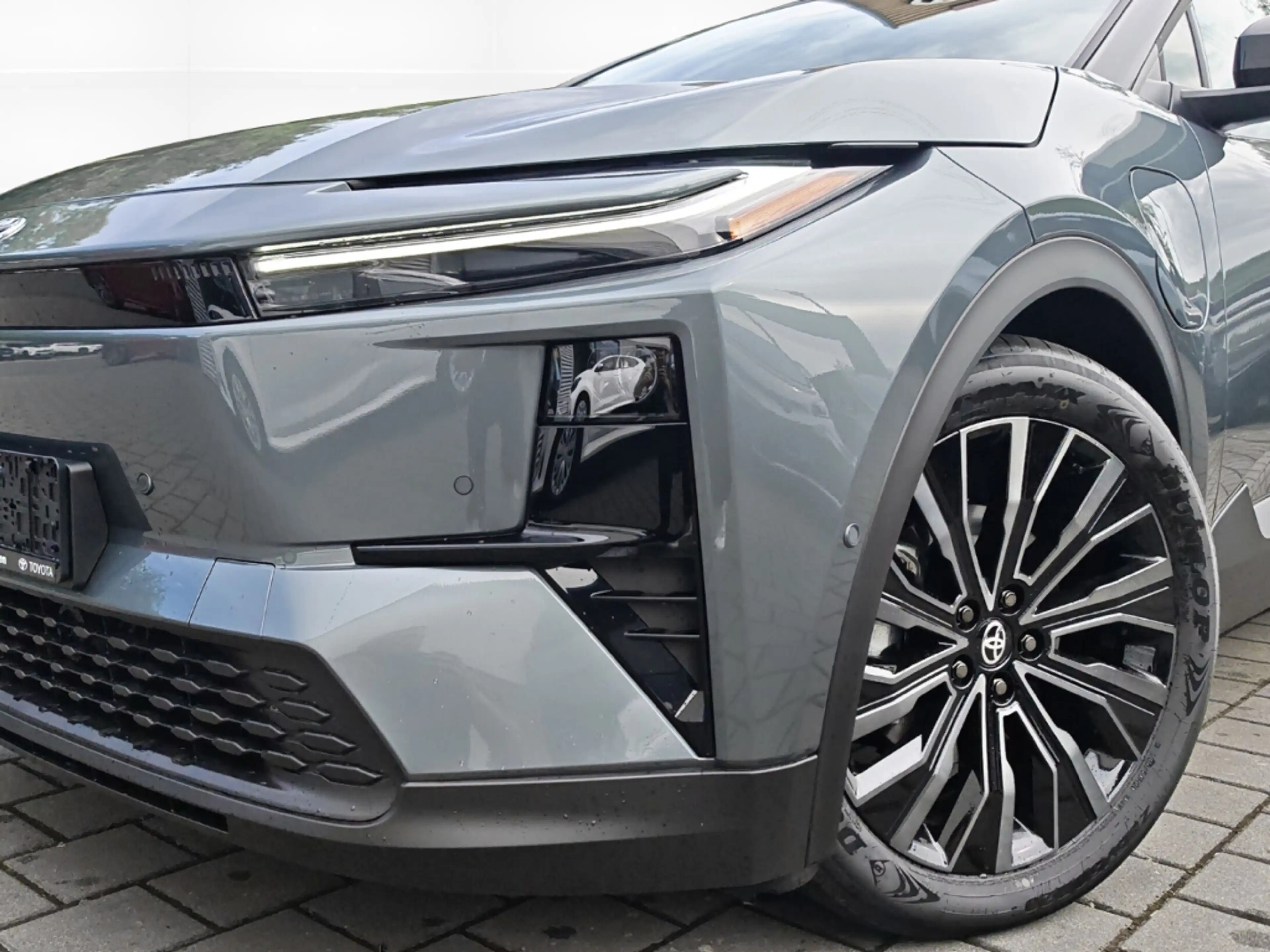 Toyota C-HR+ Elektro Lounge 77 kWh 4x4 +360° Kamera +Matrix-LED — photo 7