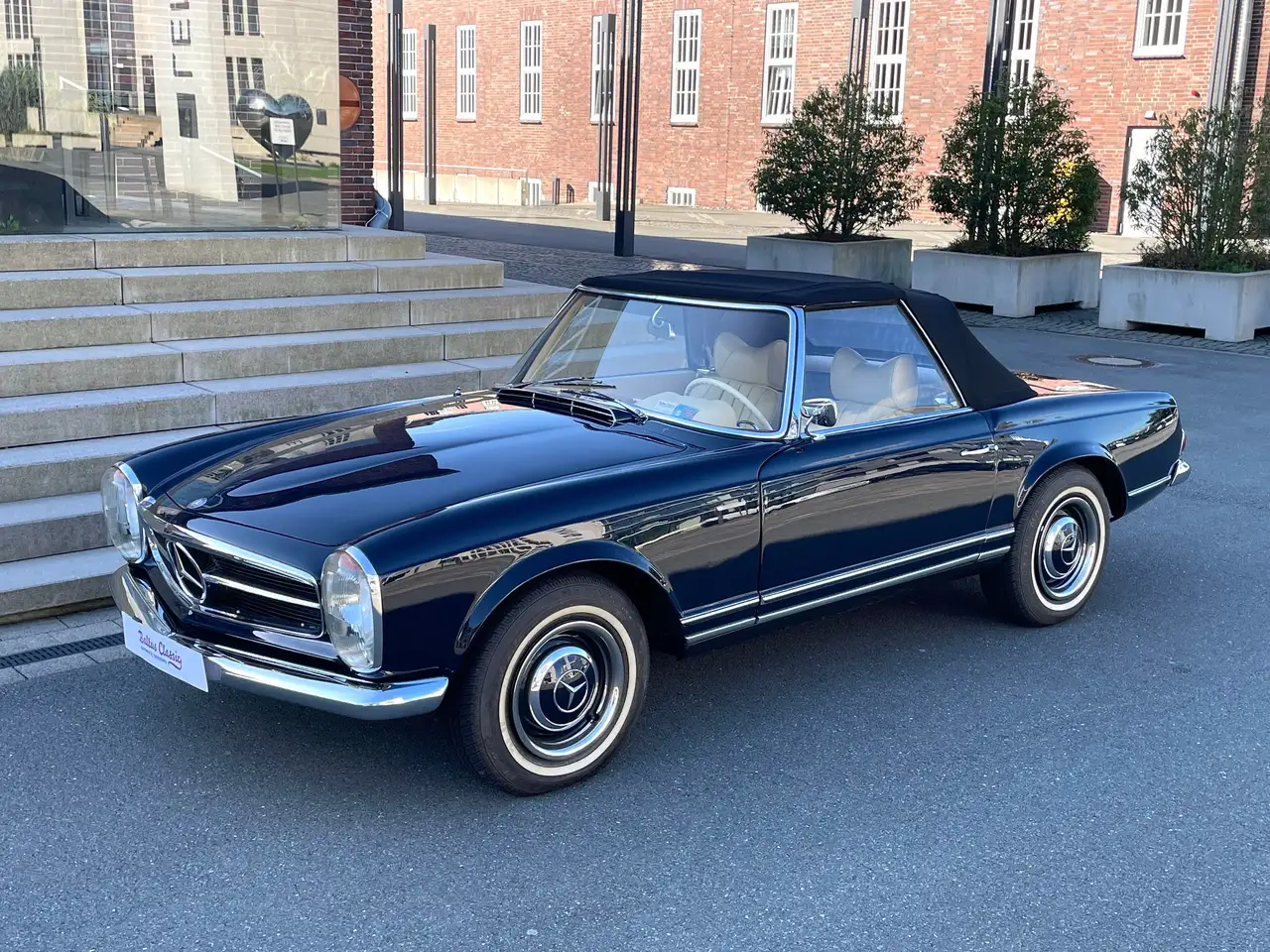 Mercedes-Benz SL 230