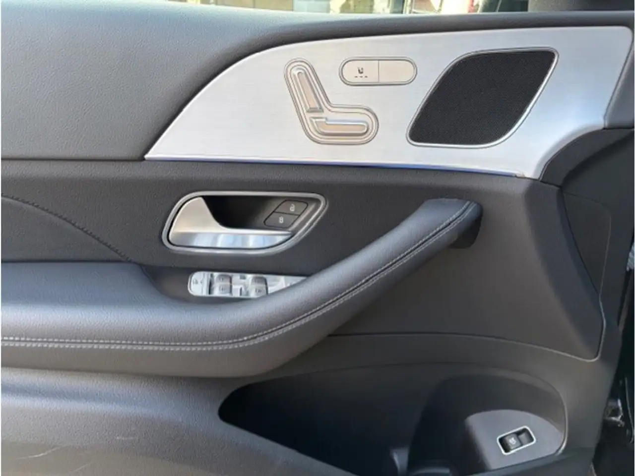 Mercedes-Benz GLE 300 d 4M Toit Pano 12