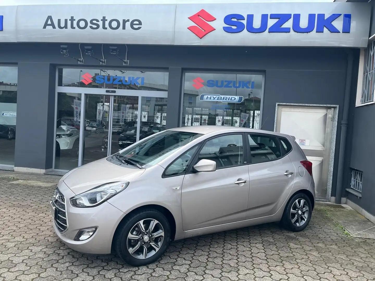 Hyundai iX20 1.6 BENZINA 124 CV App Mode!!!!! Bronze - 1