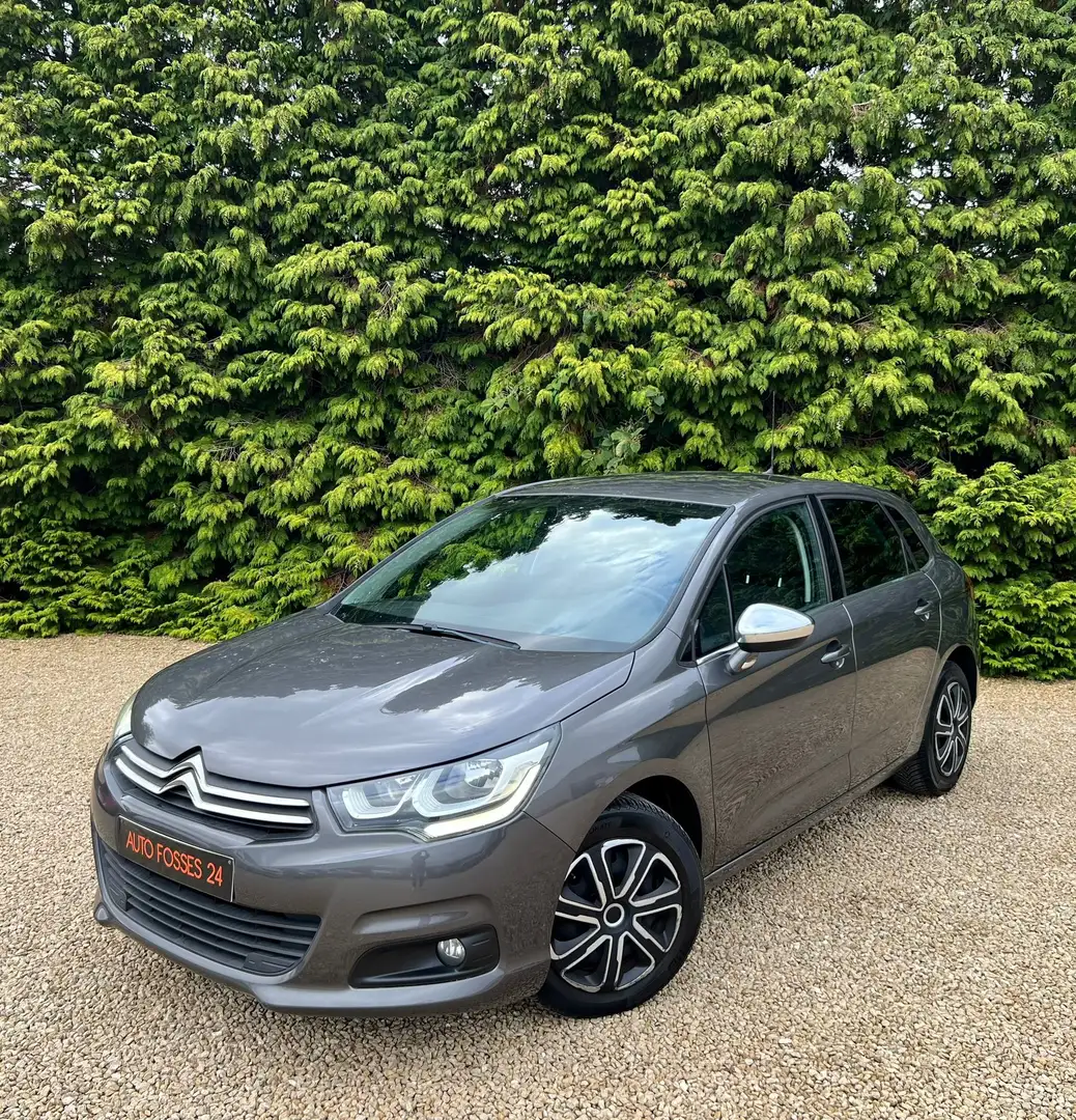 Citroen C4 EURO-6 1.2i Essence 110cv Premier Propriétaire Gris - 1