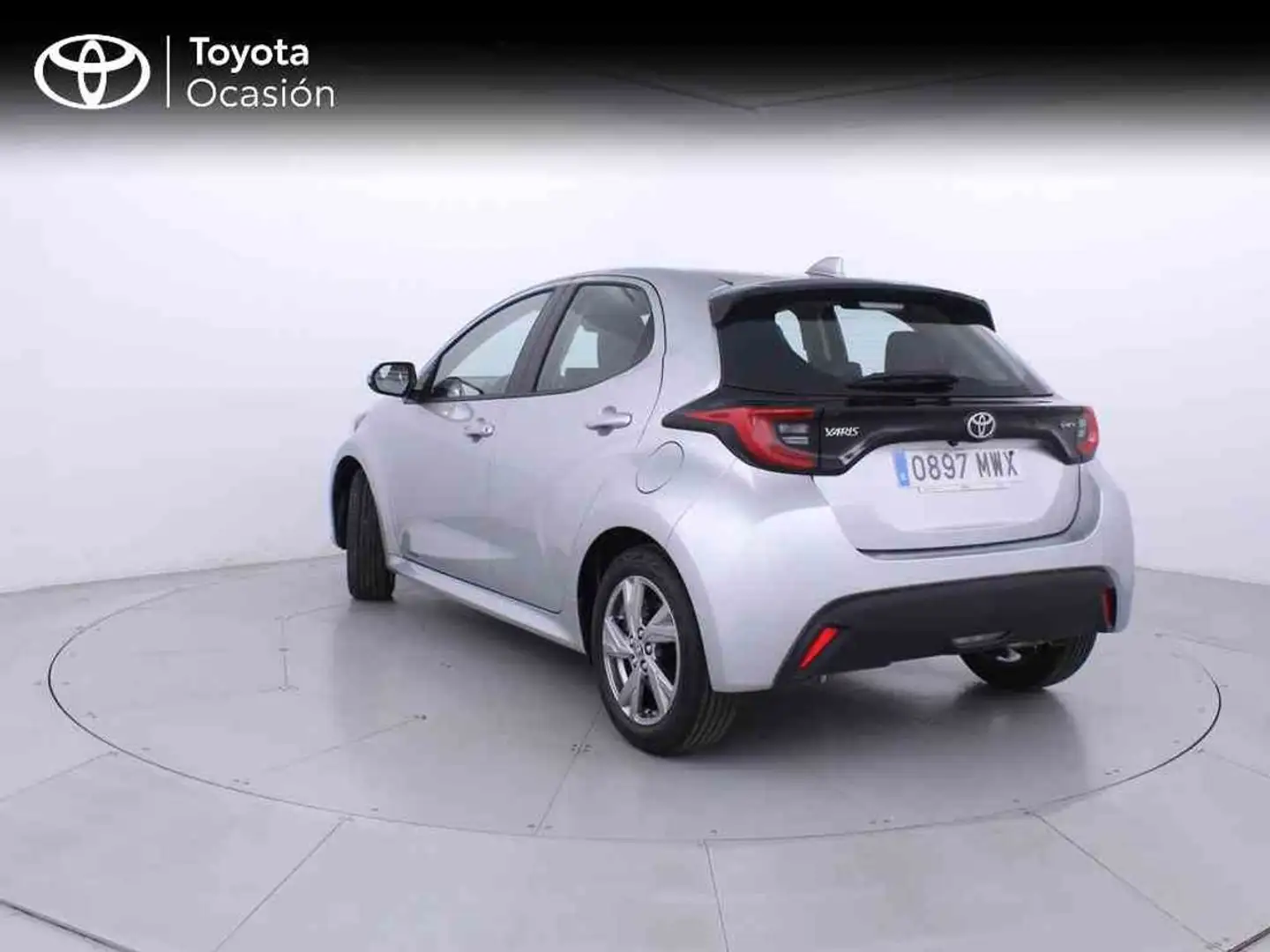 Toyota Yaris 1.5 120H Active Plus Gris - 2