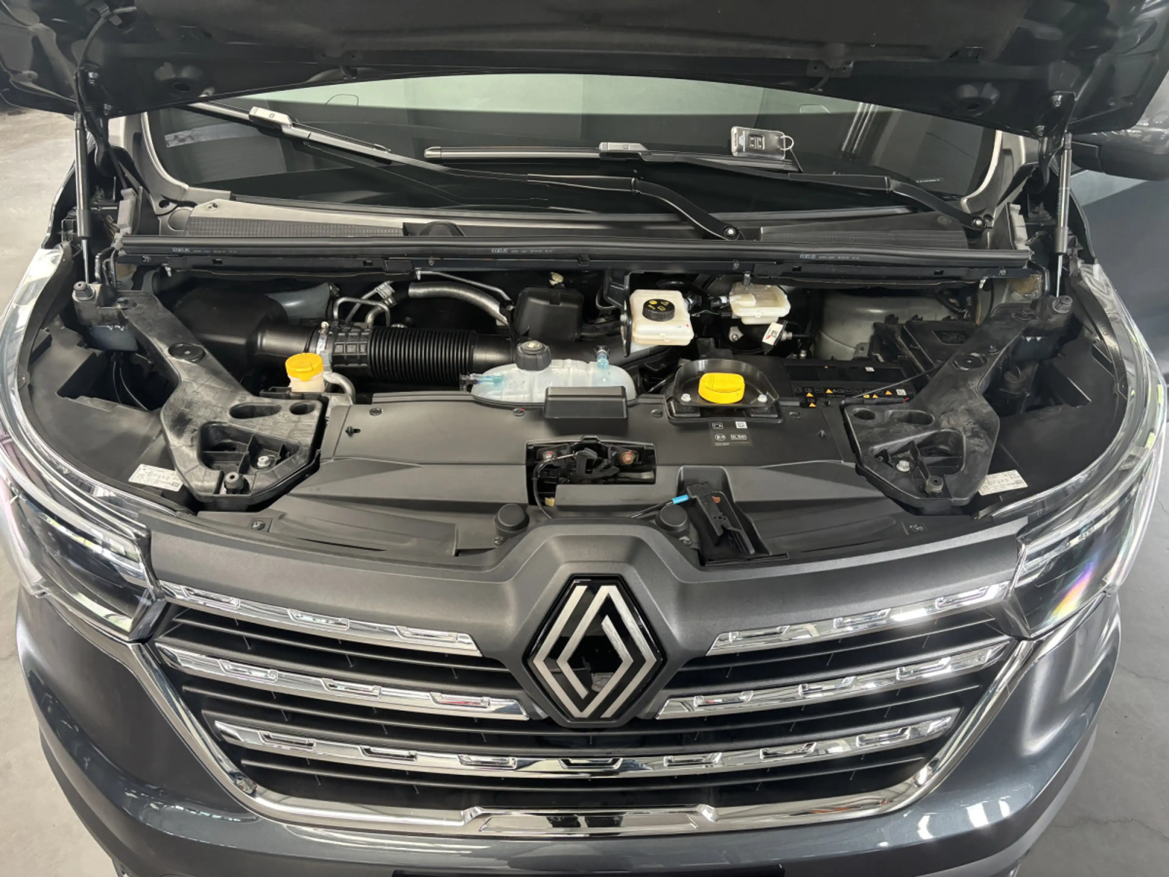 Renault Trafic 2.0 dCi 170 SpaceClasse 8pl auto — photo 9