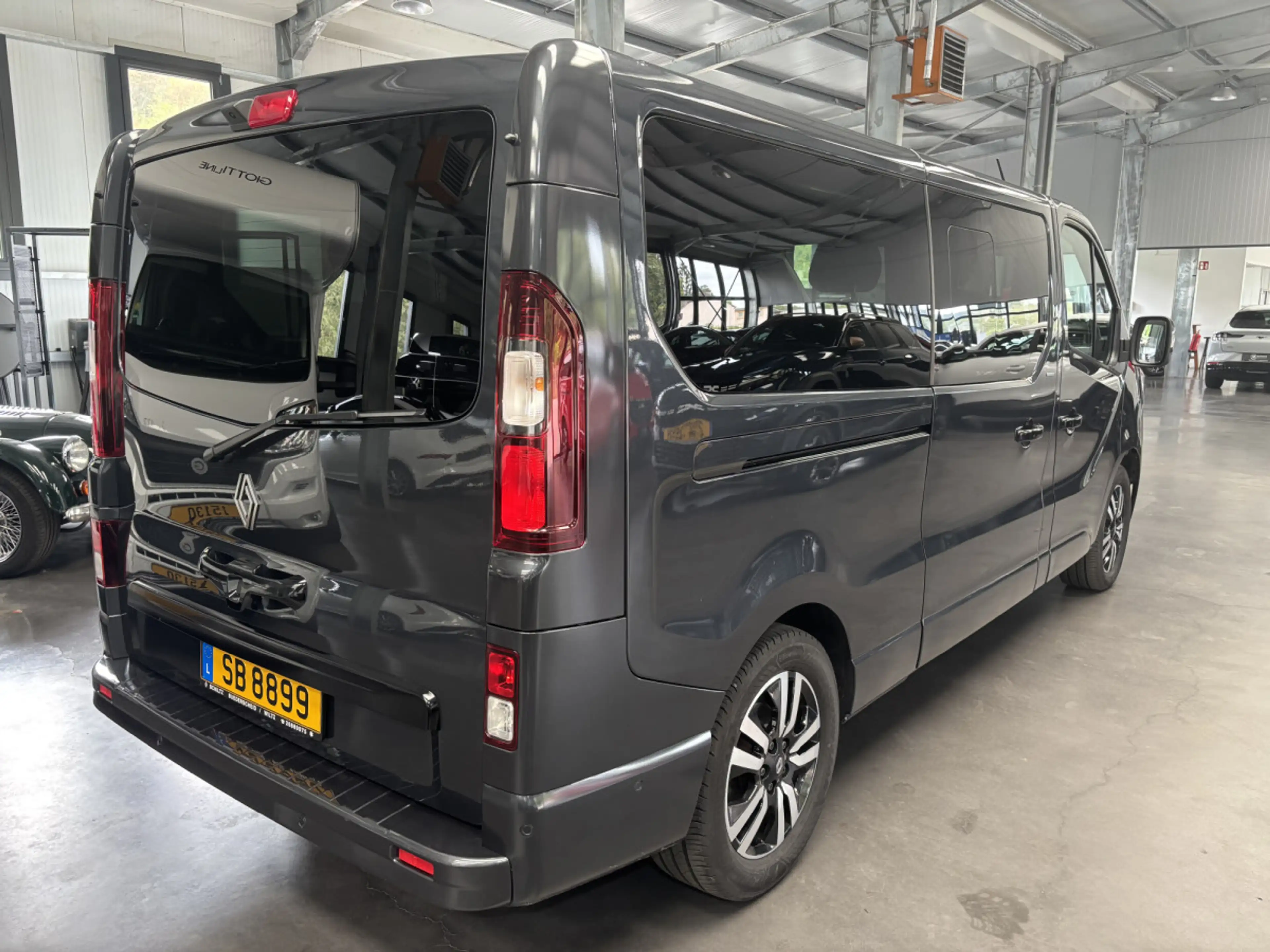 Renault Trafic 2.0 dCi 170 SpaceClasse 8pl auto — photo 3