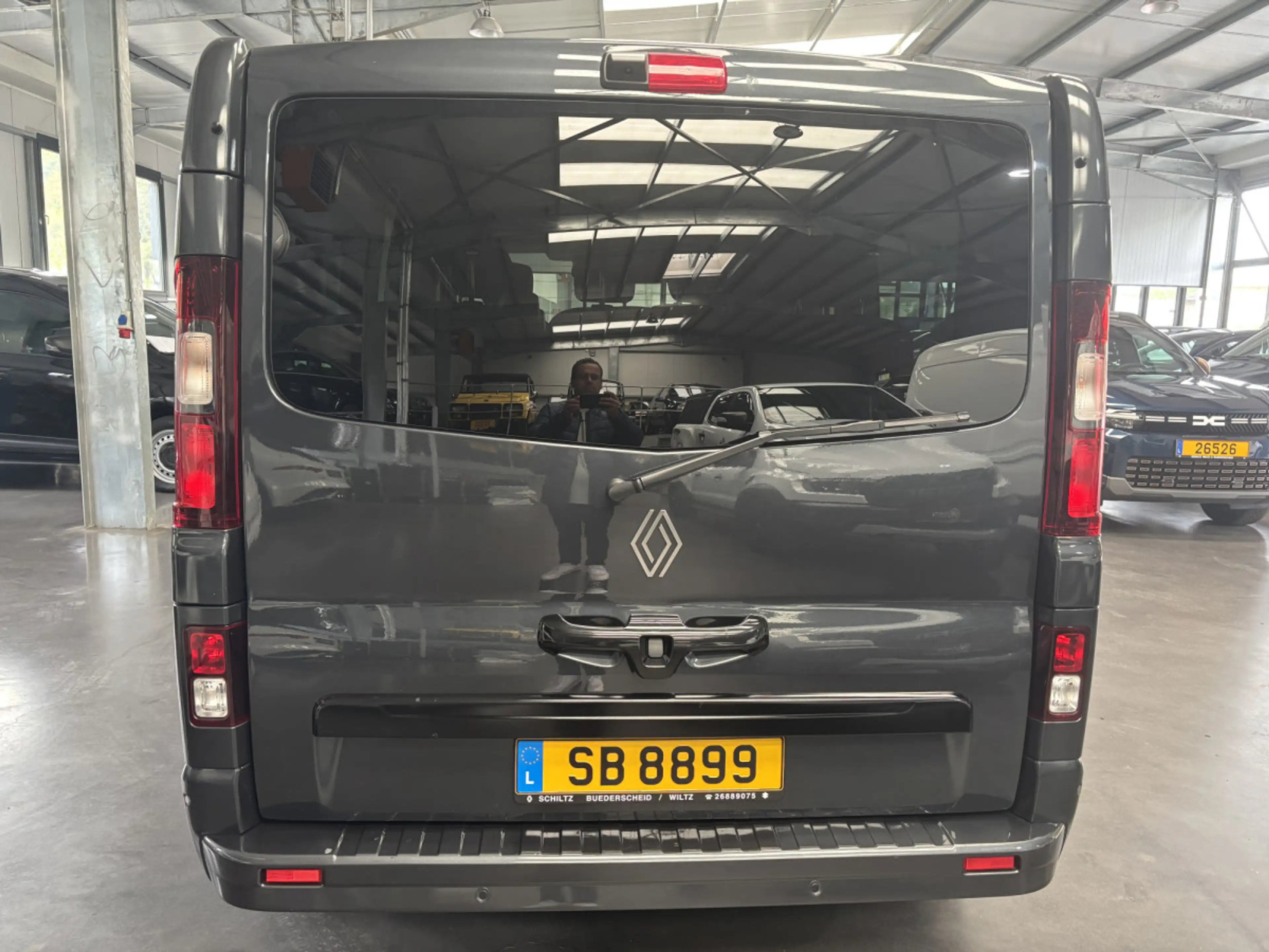 Renault Trafic 2.0 dCi 170 SpaceClasse 8pl auto — photo 4