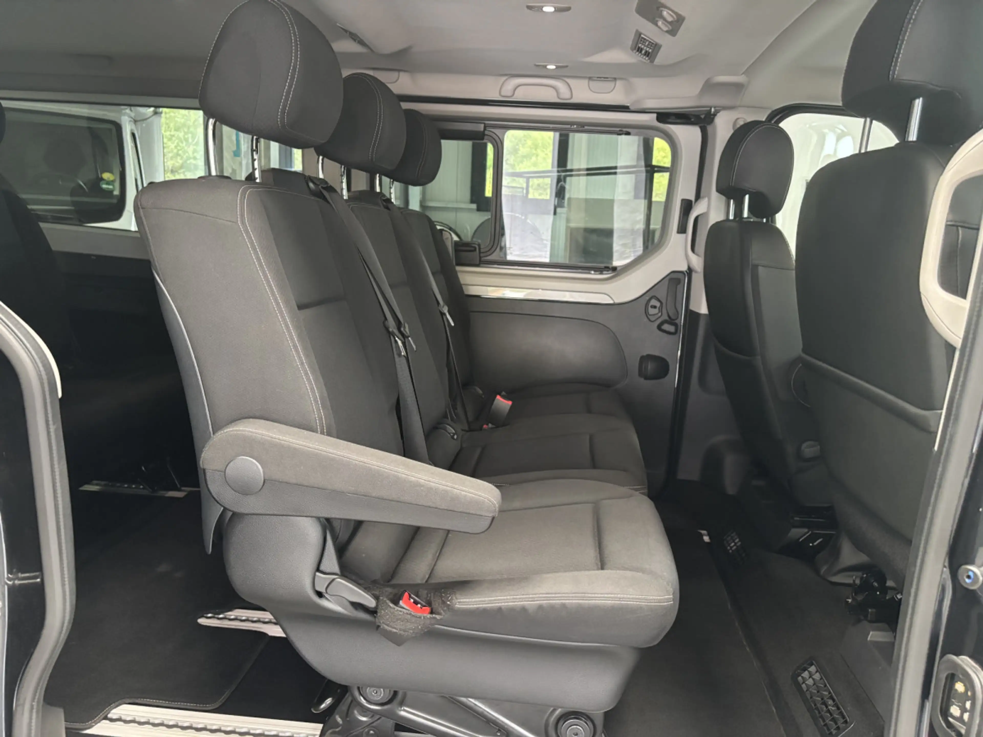 Renault Trafic 2.0 dCi 170 SpaceClasse 8pl auto — photo 12