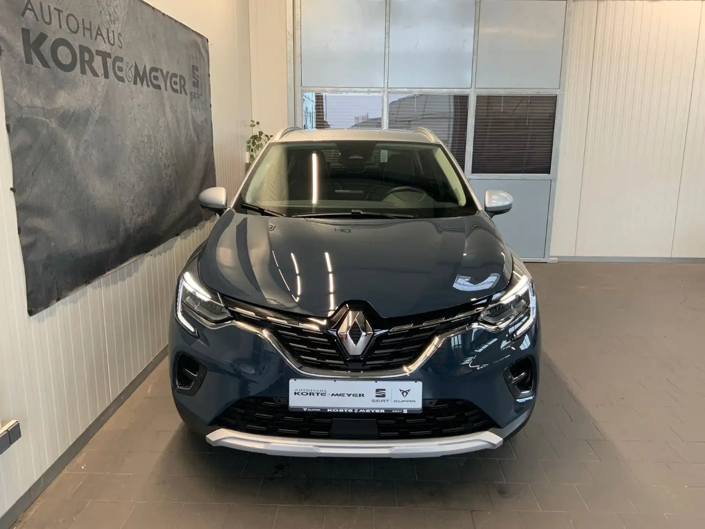 Renault Captur II 1.6E-Tech+Bluetooth+Navi+Tempomat+USB Синій - 2