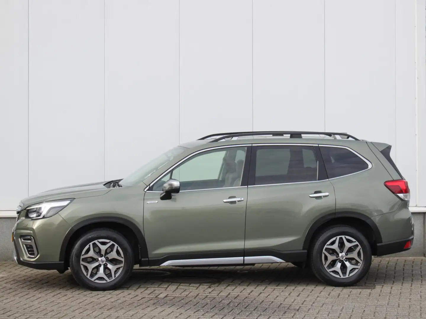 Subaru Forester 2.0i e-BOXER Premium | Navi | Cruise | Clima | Led Groen - 2