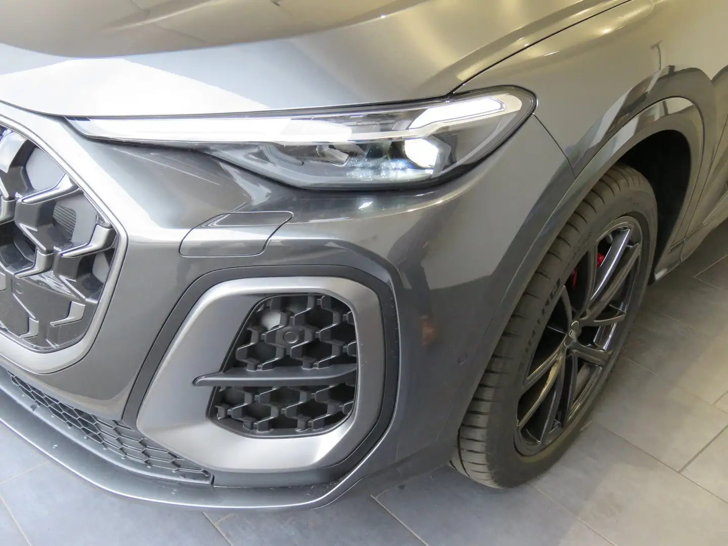 Audi Q5 SUV TDI quattro 150 kW Grau - 2