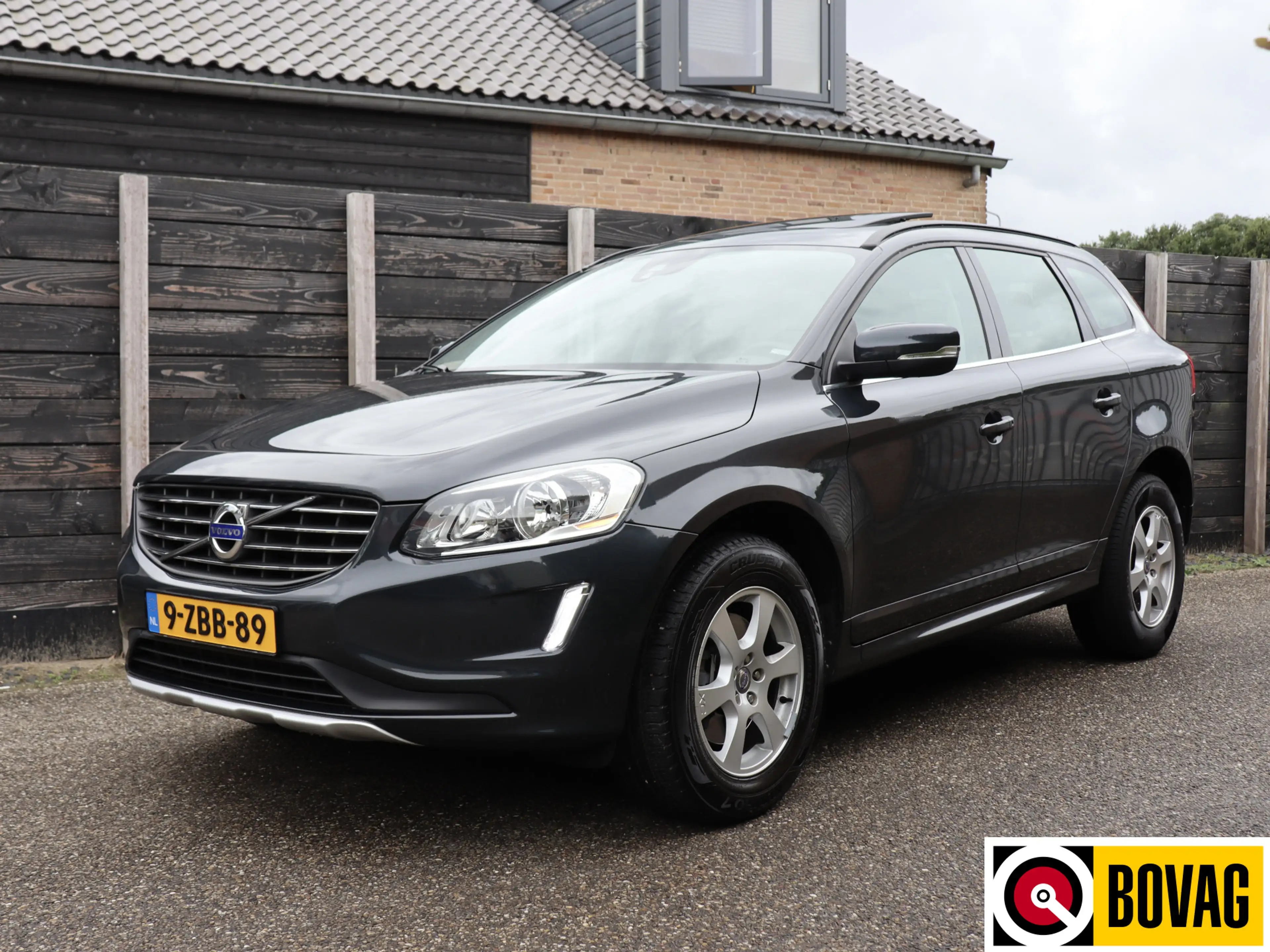 Volvo XC60 2.0 T5 FWD Summum NL-auto, nieuwe distr.