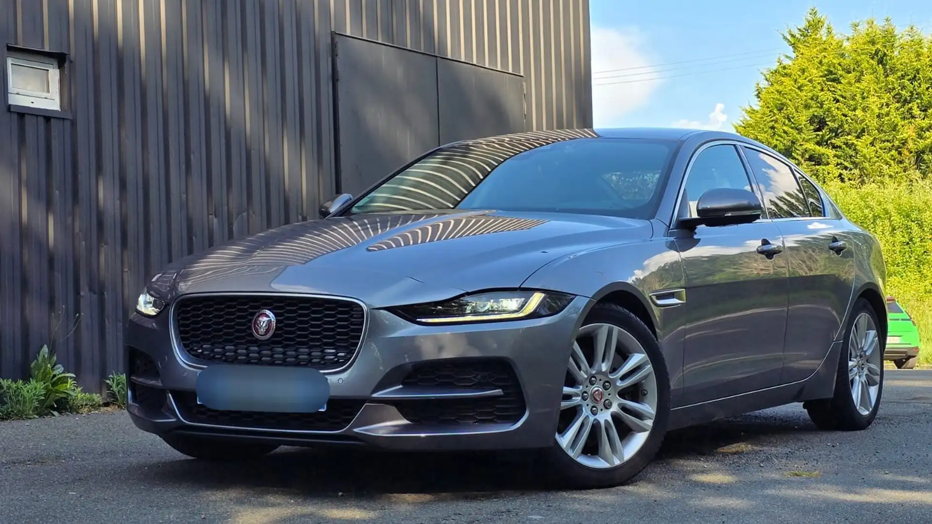 Jaguar XE XE D180 BVA Business S Grau - 1