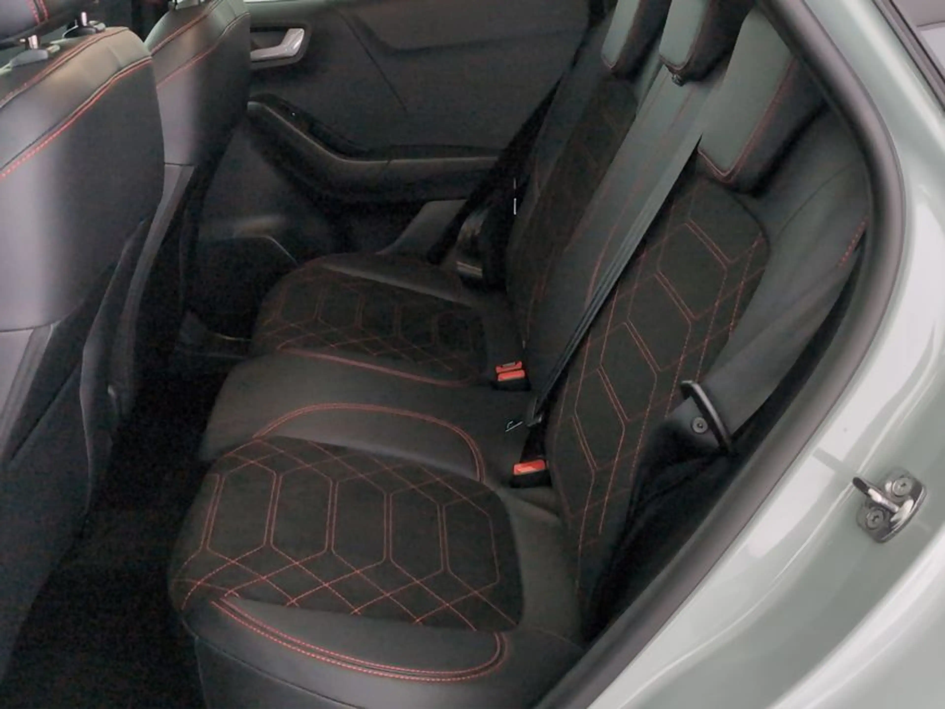 Ford Puma 1.0 EcoBoost Hybrid Aut. ST-LINE X +LED-MATRI — photo 18