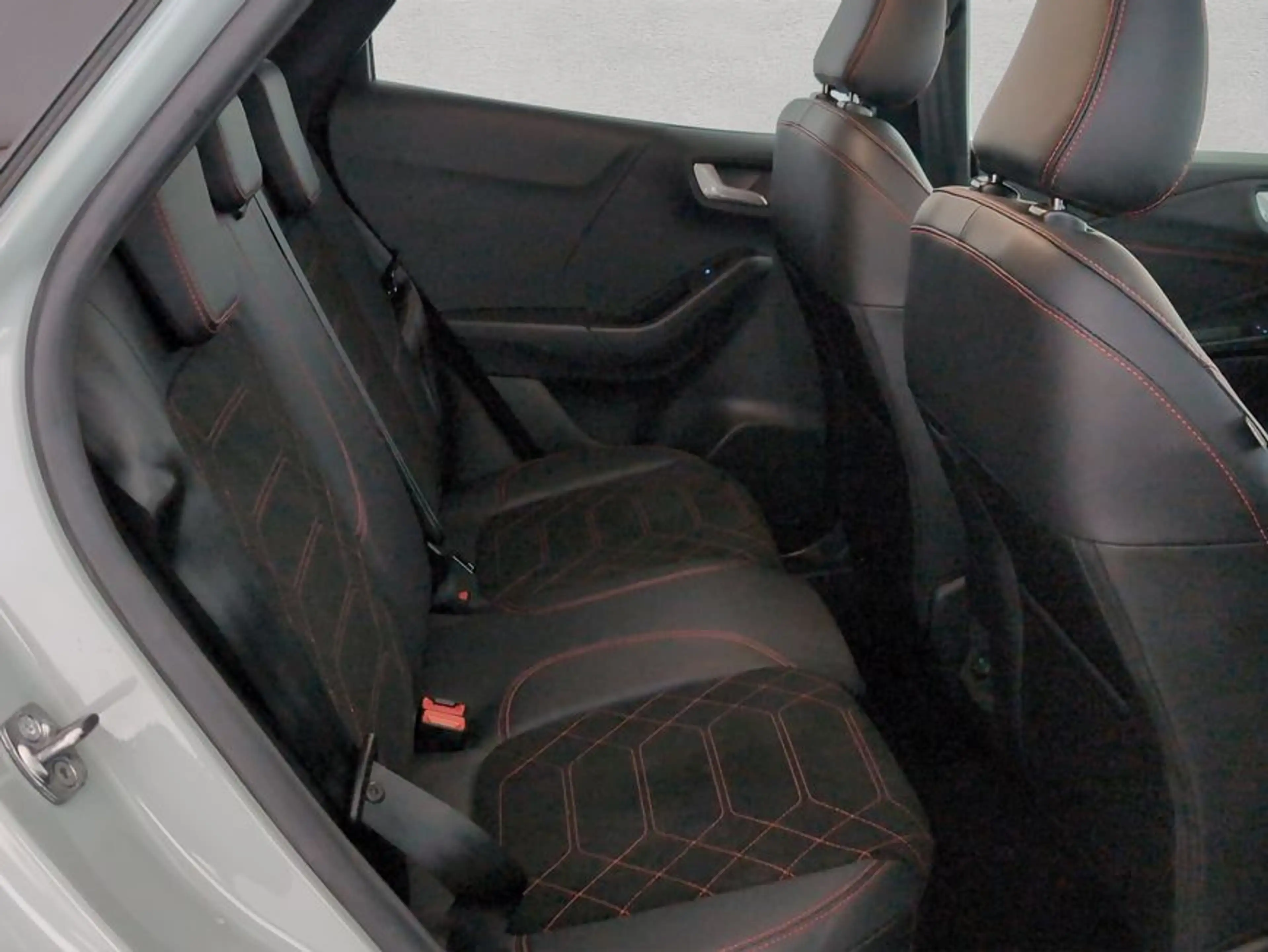 Ford Puma 1.0 EcoBoost Hybrid Aut. ST-LINE X +LED-MATRI — photo 21