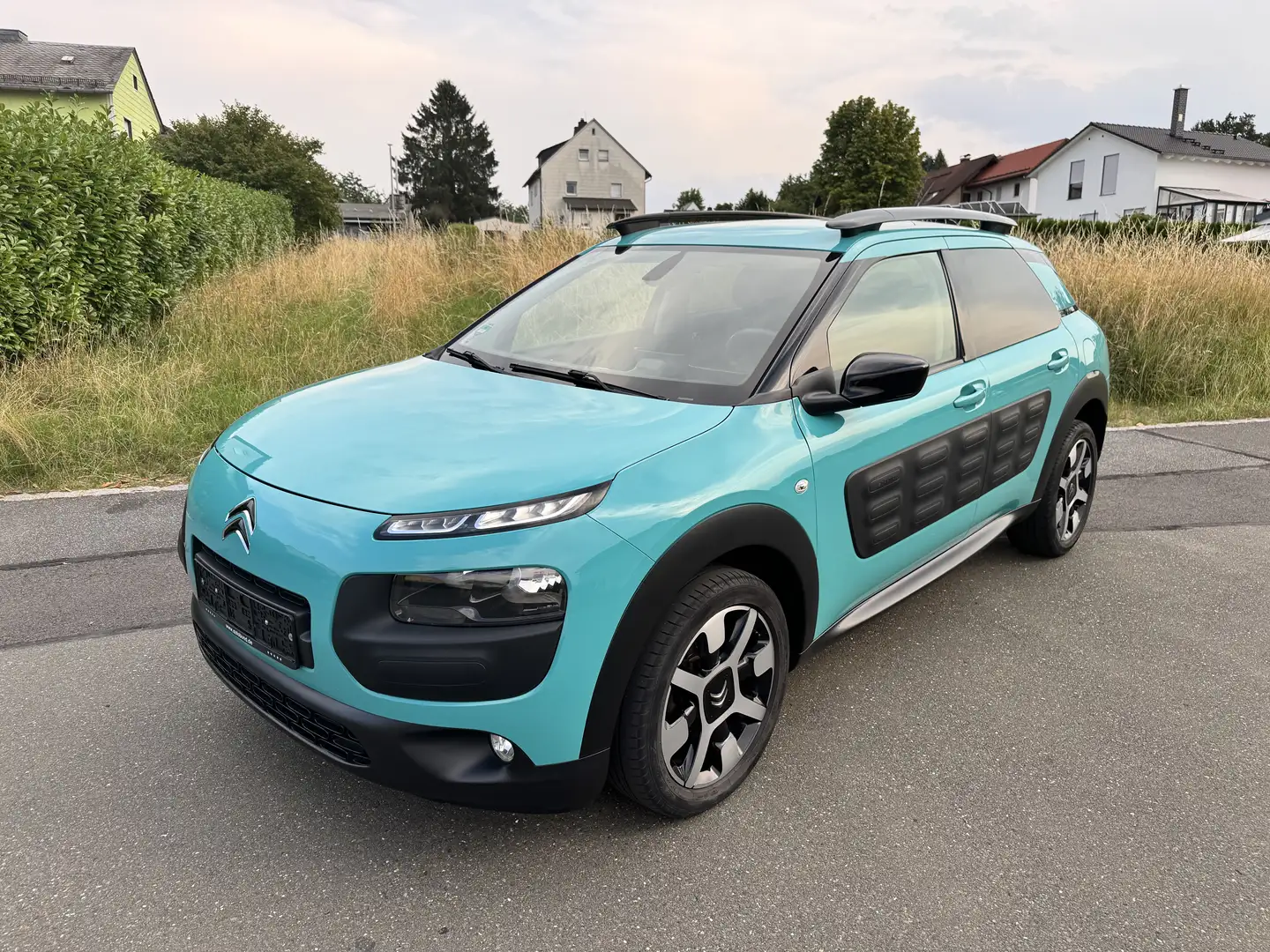 Citroen C4 Cactus Shine TÜV 08/27 Blau - 1