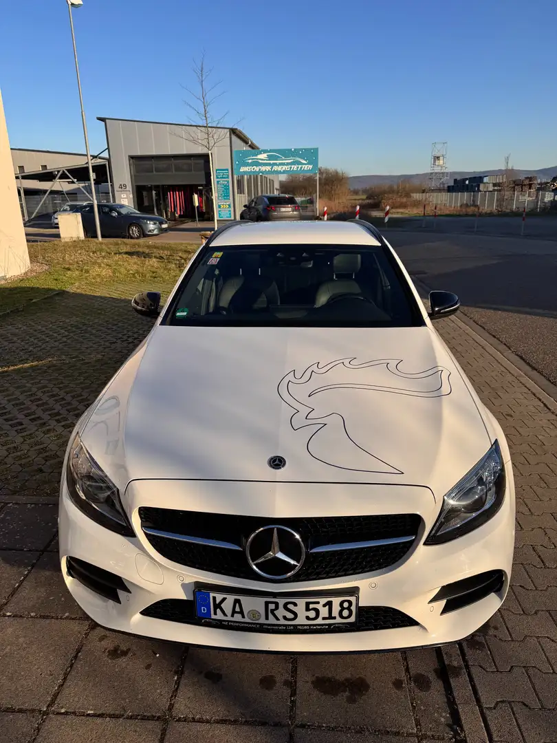 Mercedes-Benz C 300 C 300 d T 4Matic 9G-TRONIC Night Edition Bílá - 2