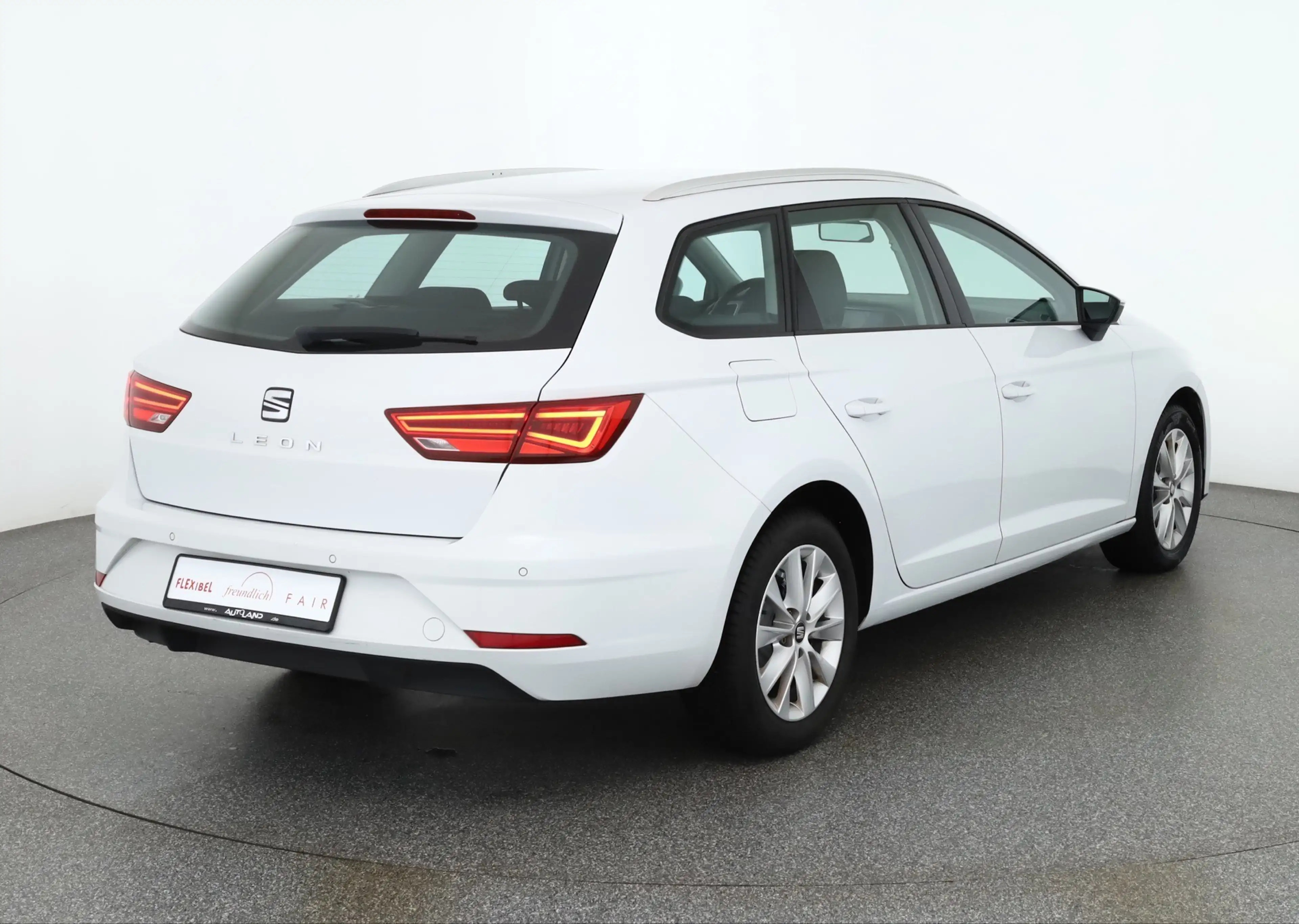 SEAT Leon ST 1.5 Xcellence LED Navi ACC Kamera DAB — photo 6