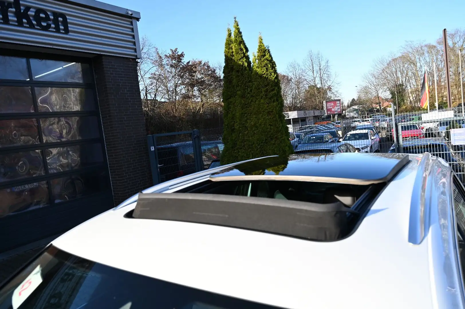 Volkswagen Tiguan 2.0 TDI Highline 4Motion Pano Navi LED Blanc - 2