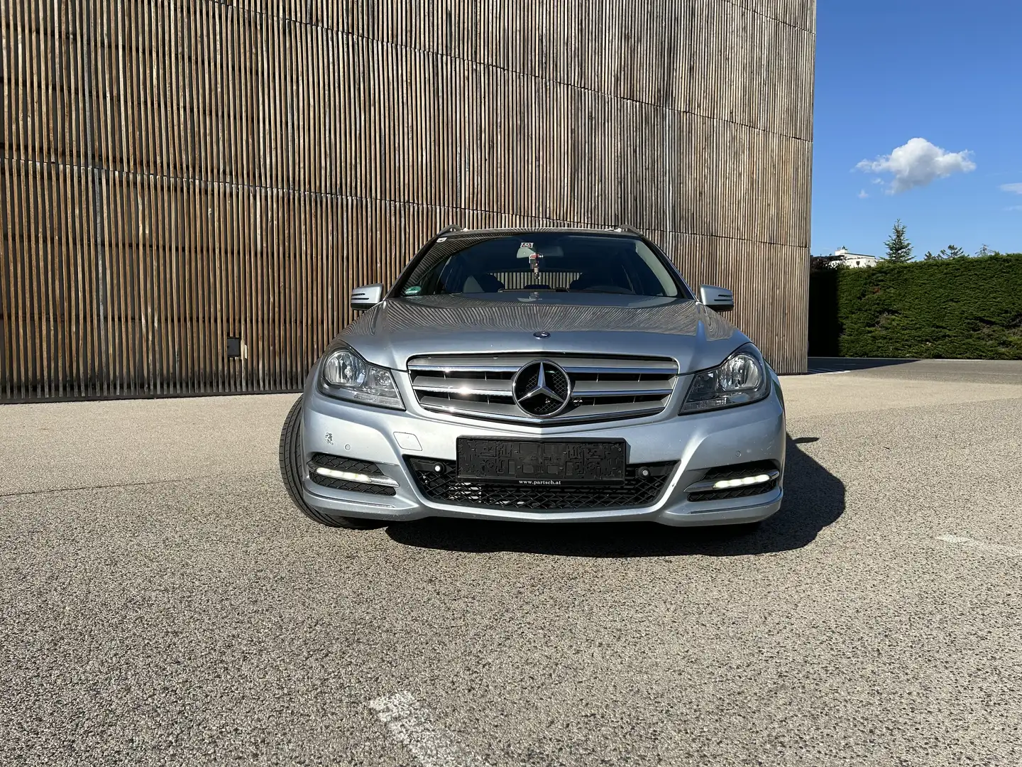 Mercedes-Benz C 250 T Avantgarde BlueEfficiency 4MATIC CDI Aut. Grau - 2