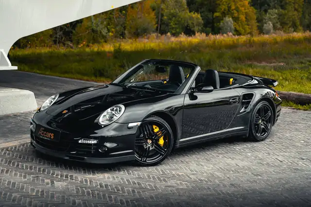 Porsche 911 view 2