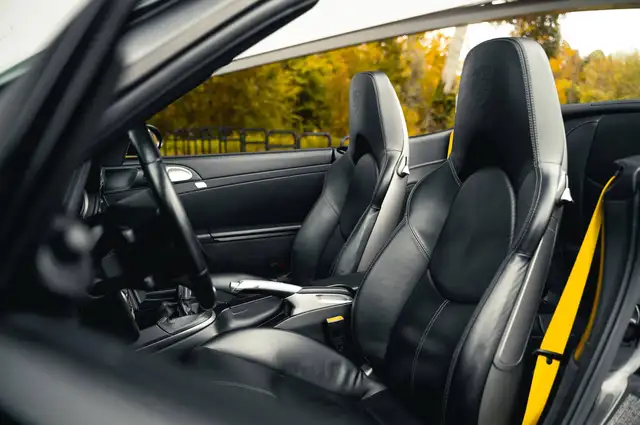 Porsche 911 view 10