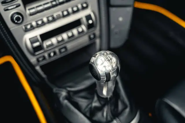 Porsche 911 view 13