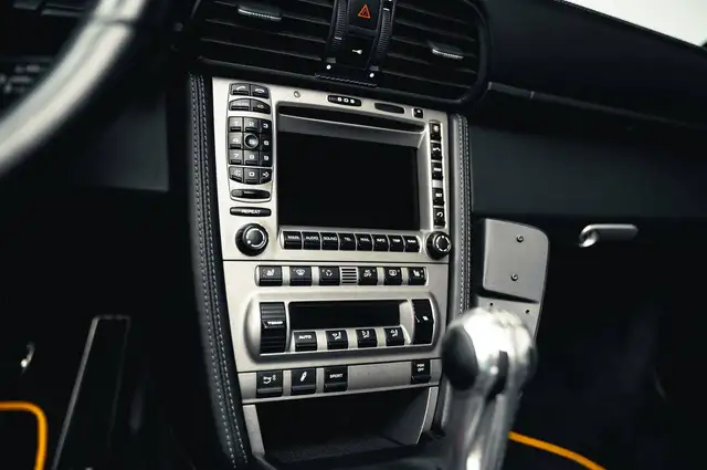 Porsche 911 view 14