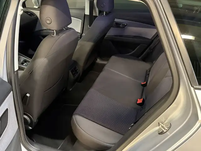 Seat Leon view 8