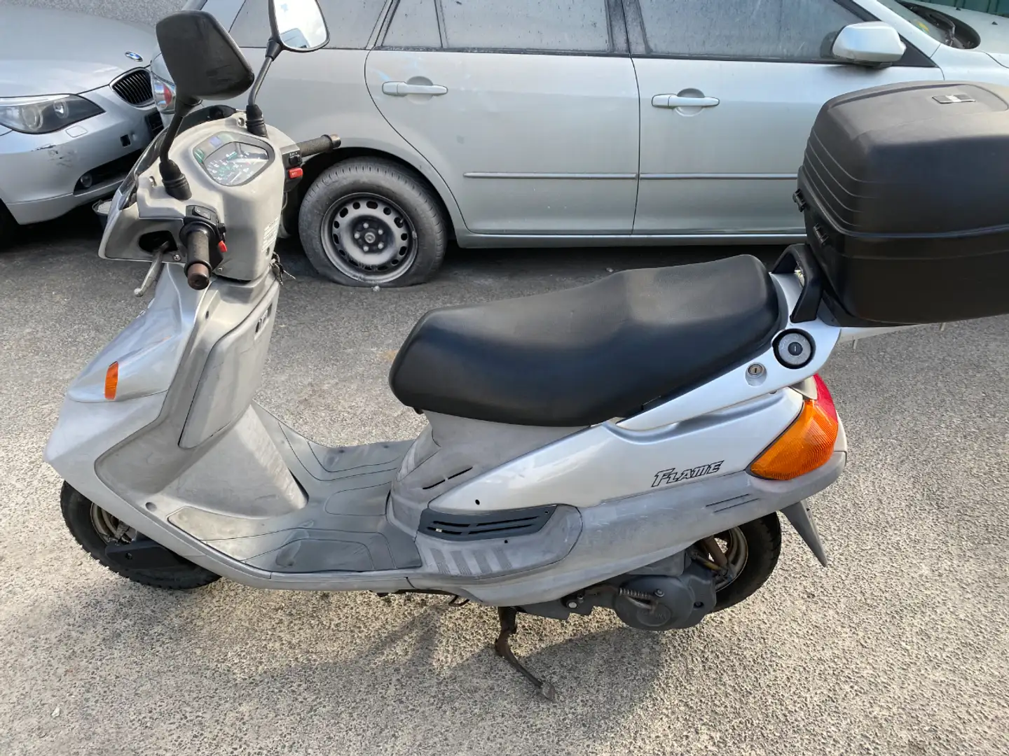 Yamaha XC 125 Roller/Scooter in Silber gebraucht in Herne für € 550,-
