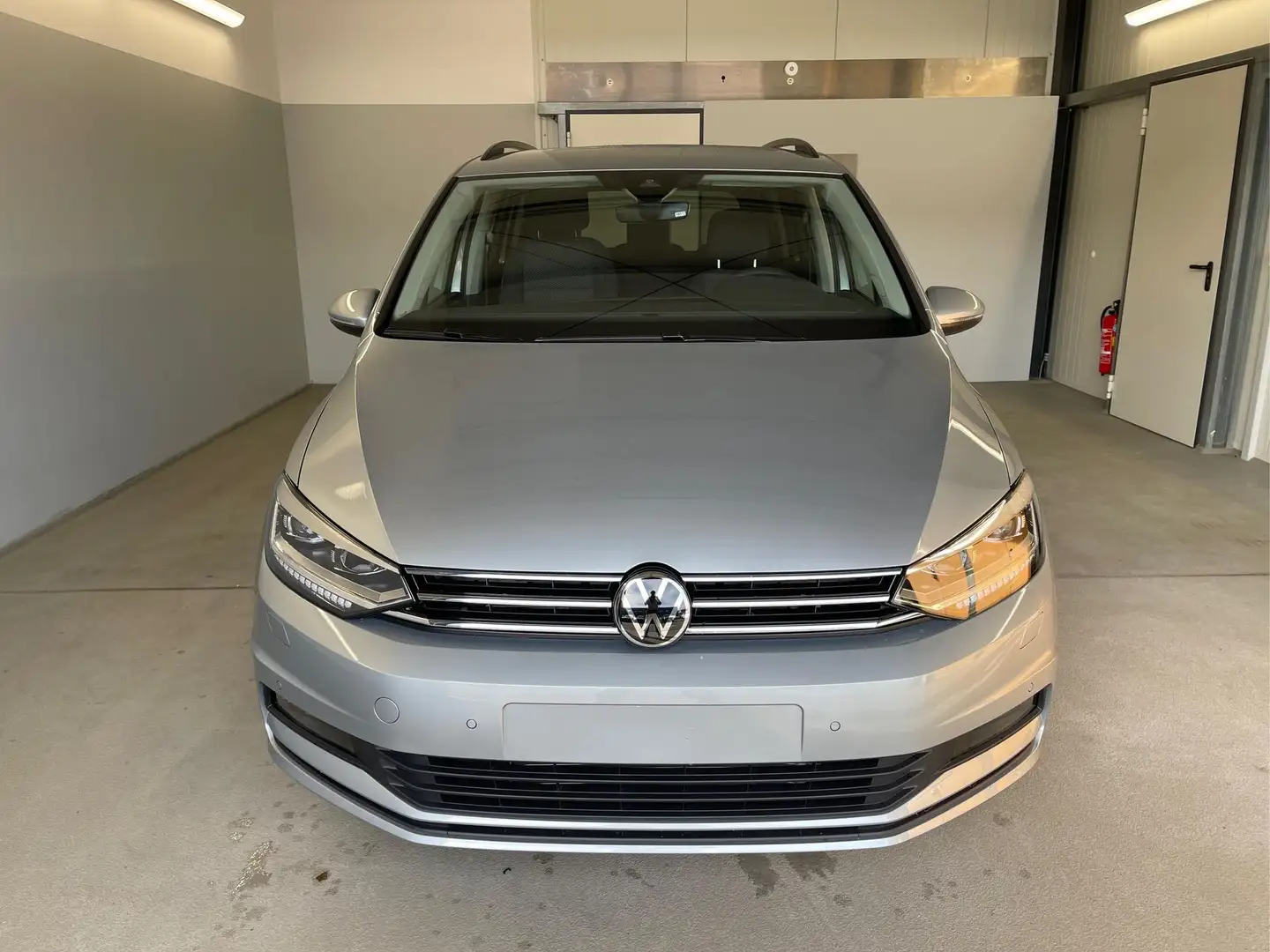 Volkswagen Touran Comfortline 1.5 TSI DSG 7Sitz+AHK+IQ.Light+Kame... Silber - 2