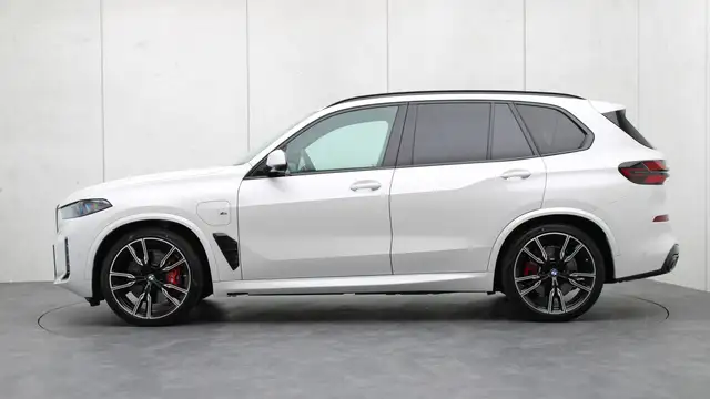 BMW X5 view 2