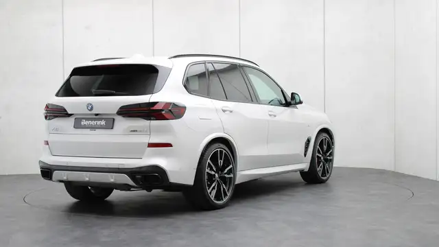 BMW X5 view 4