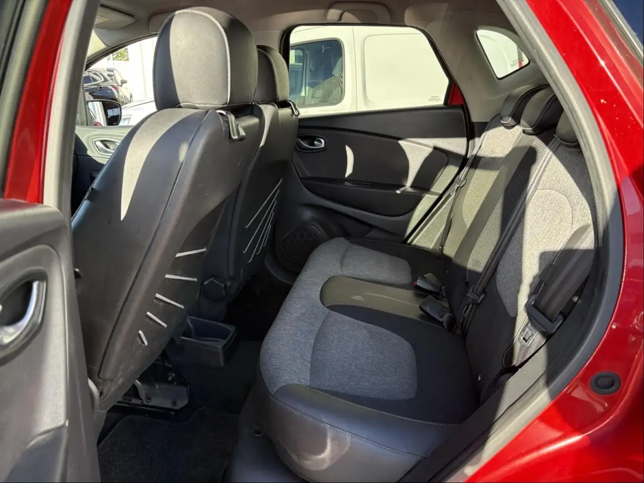 Renault Captur — photo 6