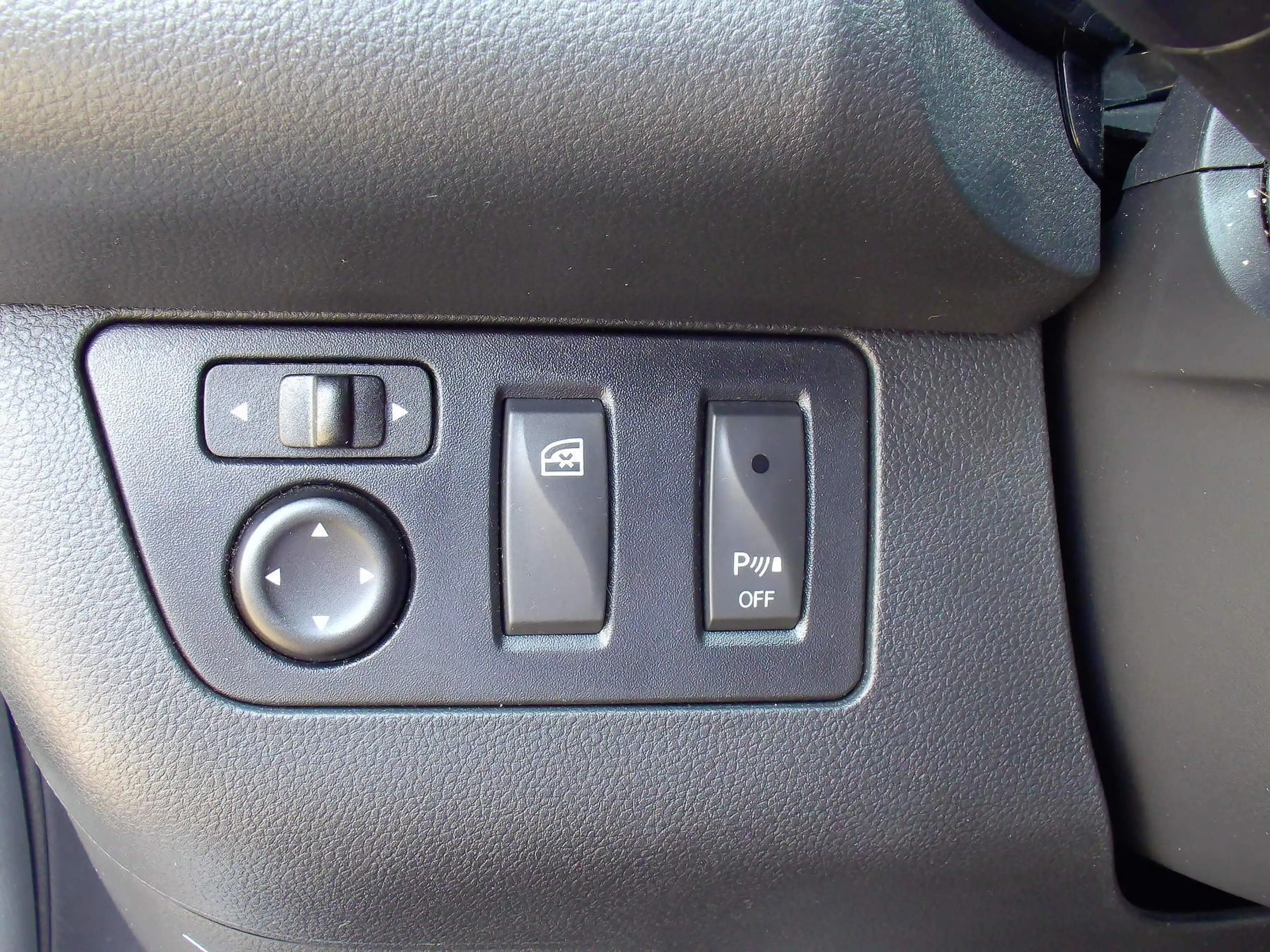 Dacia Spring Essential — photo 13