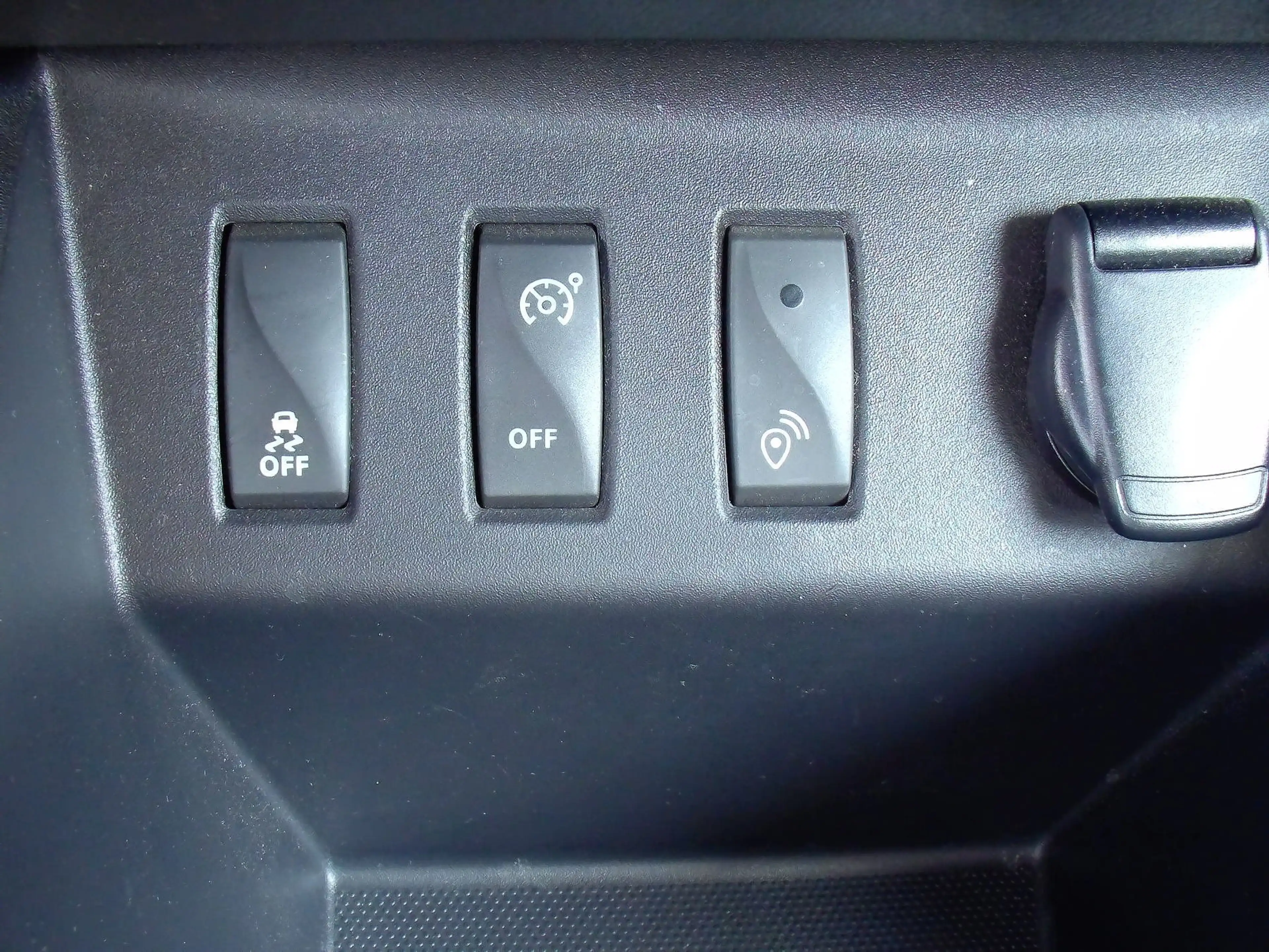Dacia Spring Essential — photo 14