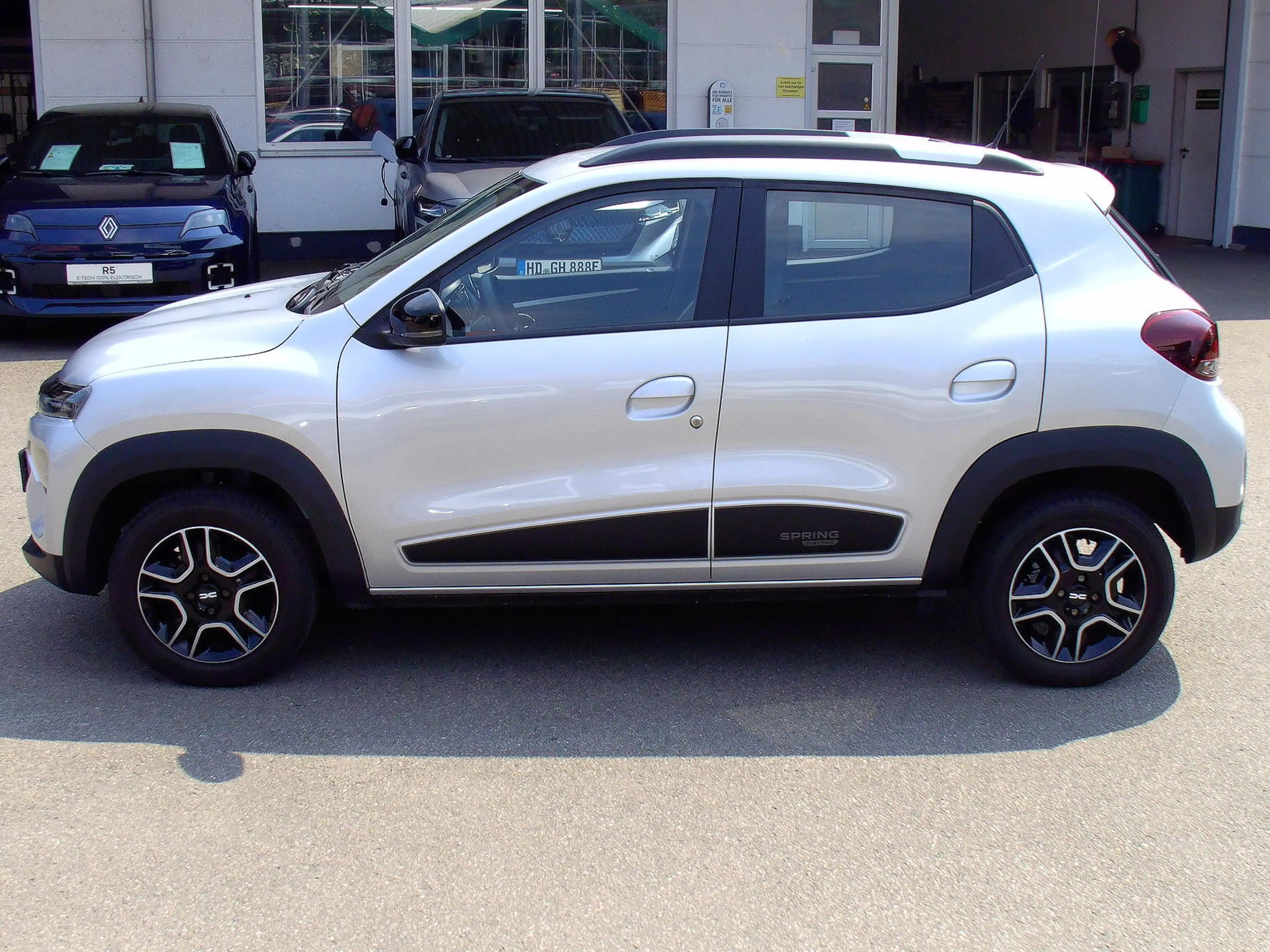 Dacia Spring Essential — photo 2