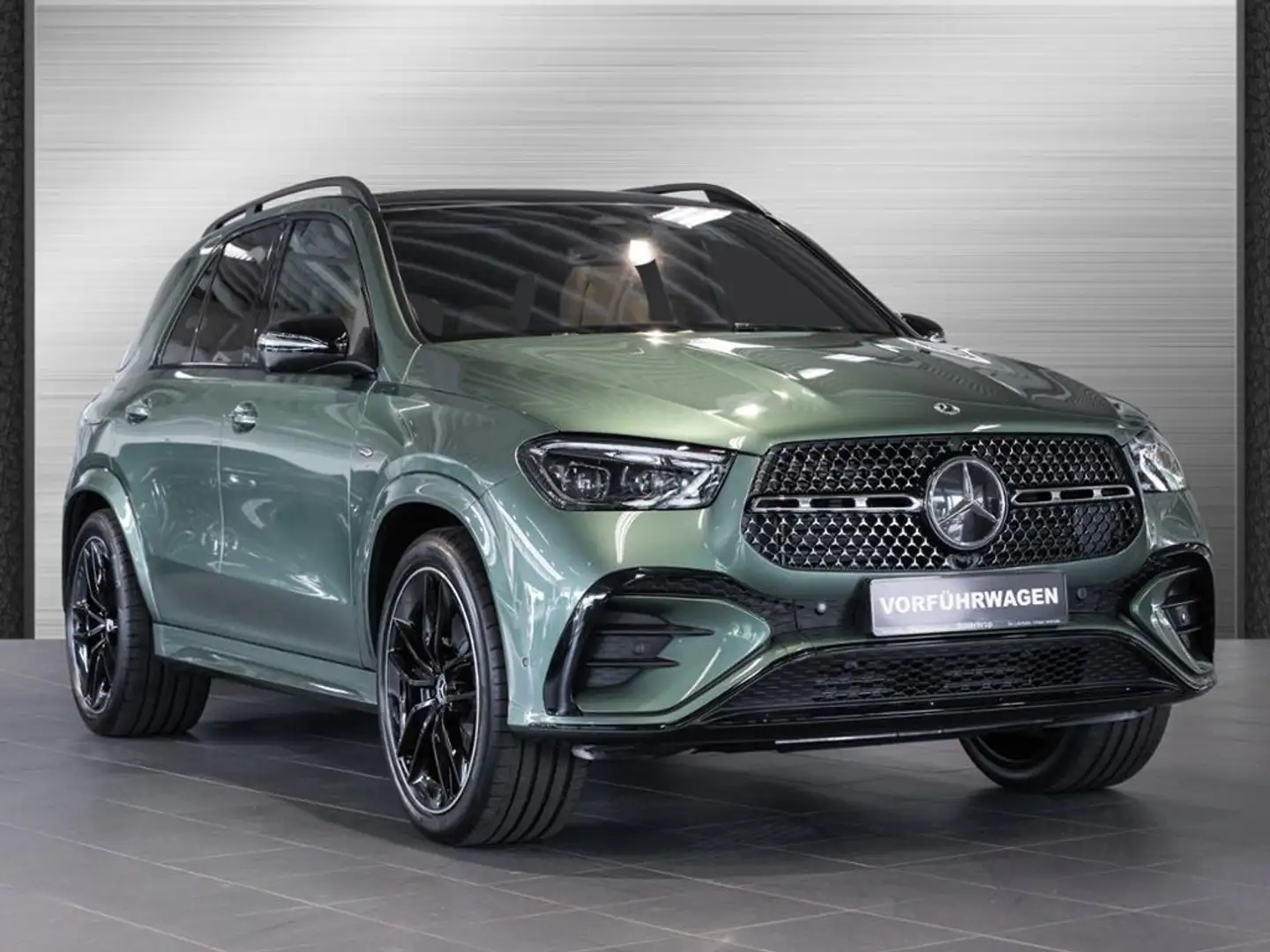 Mercedes-Benz GLE 350 de 4M mit EQ Hybrid Technologie BURM Grün - 2