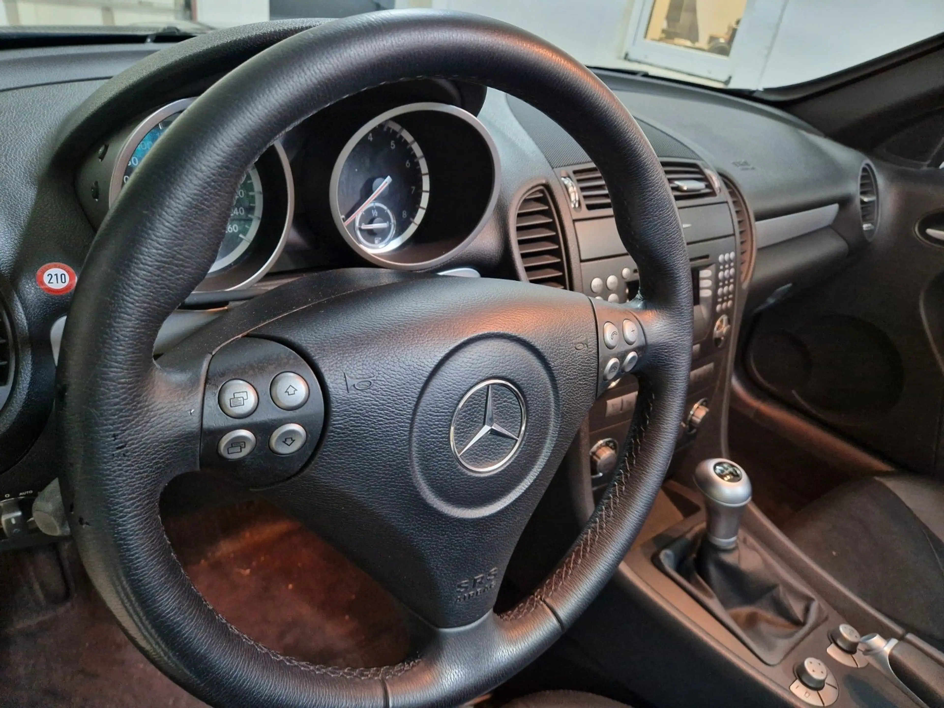 Mercedes-Benz SLK 280 — photo 13
